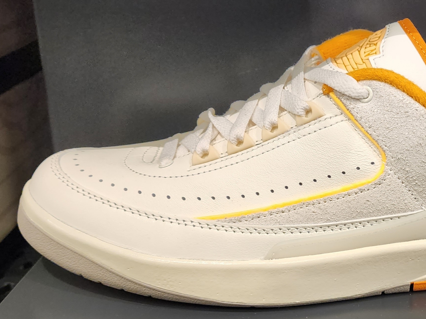 Jordan 2 Retro Low Melon Tint 착용 스타일