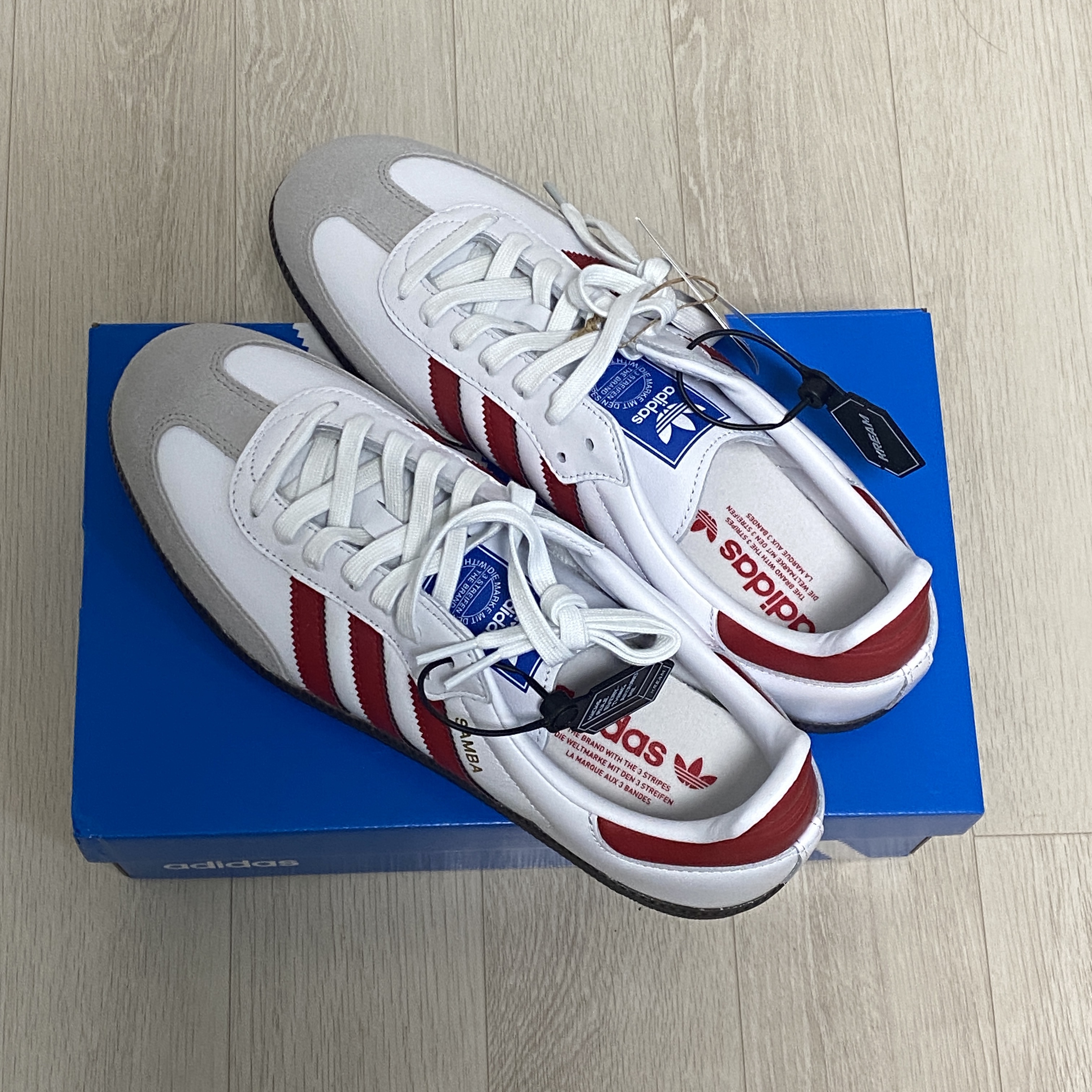 Adidas Samba OG White Better Scarlet 착용 스타일