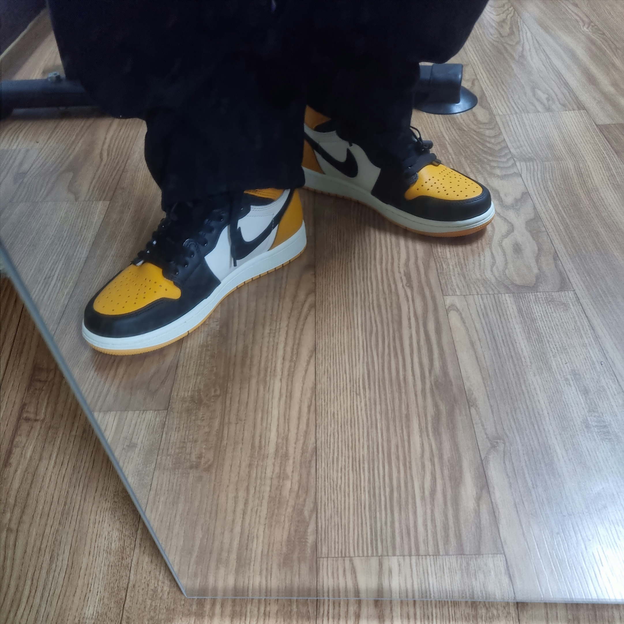 Jordan 1 Retro High OG Taxi 착용 스타일 - 2