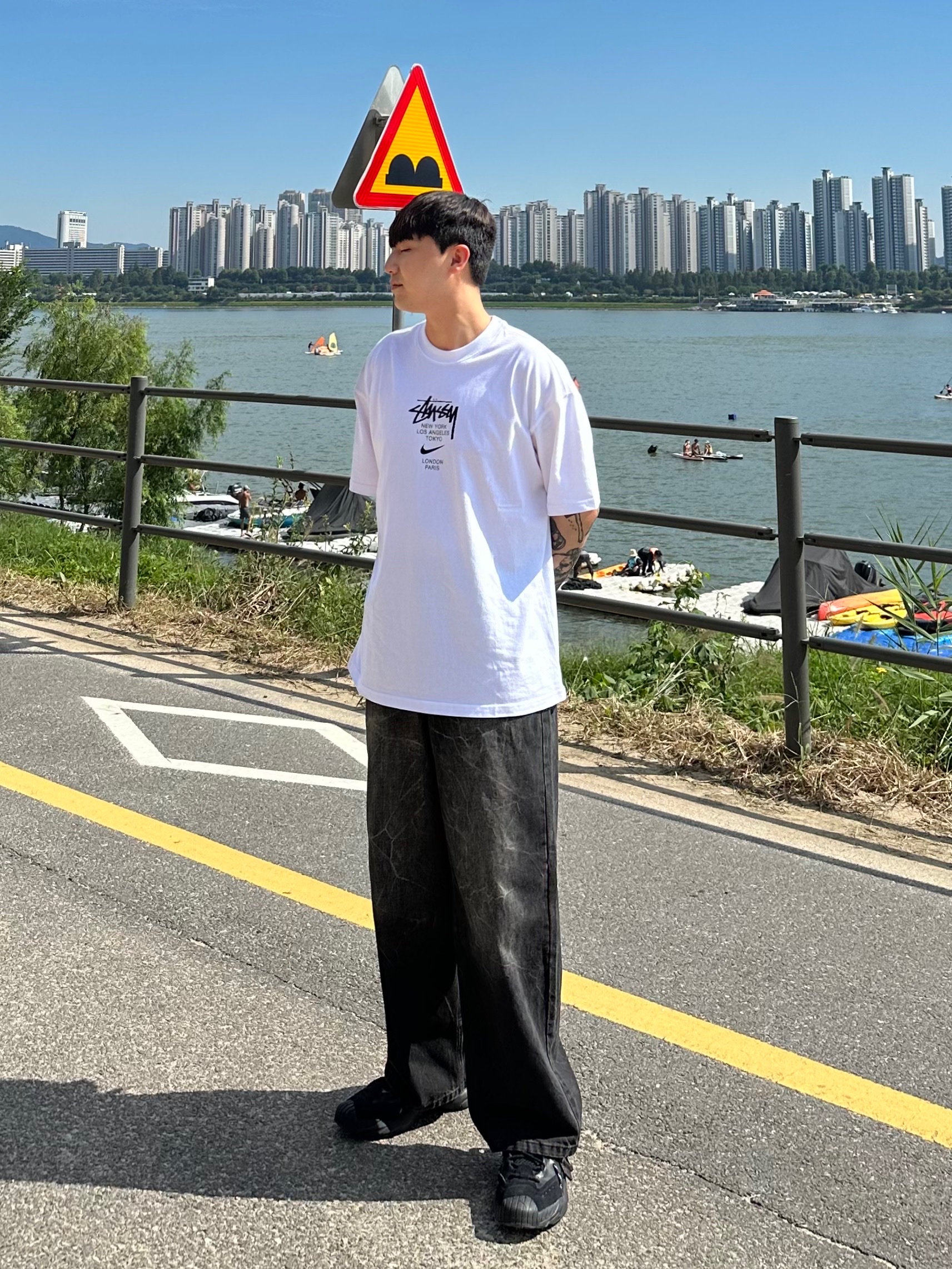 Nike x Stussy WT T-Shirt White - Asia, Puma x Juun.J Plexus Black 착용 스타일 - 1