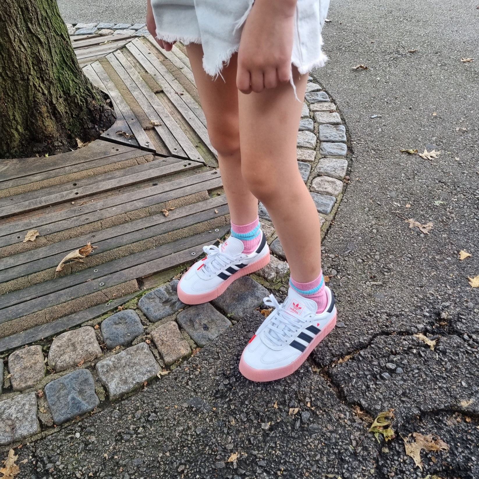 (W) Adidas Sambarose White Pink 착용 스타일