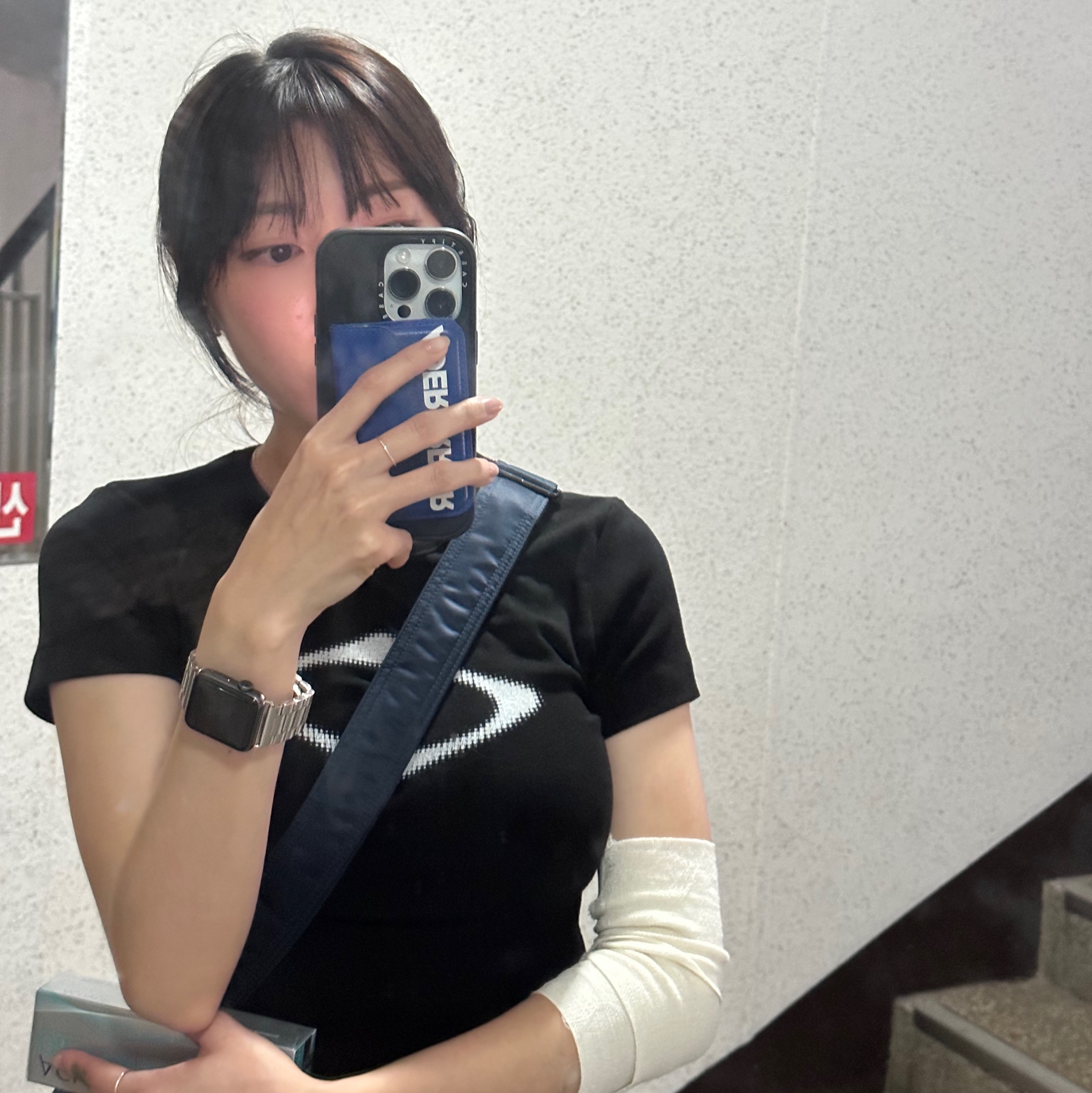 (W) Mischief Rhombus Blur T-Shirt Mini Black, Ader Error Standic Magsafe Wallet Z-Blue 착용 스타일