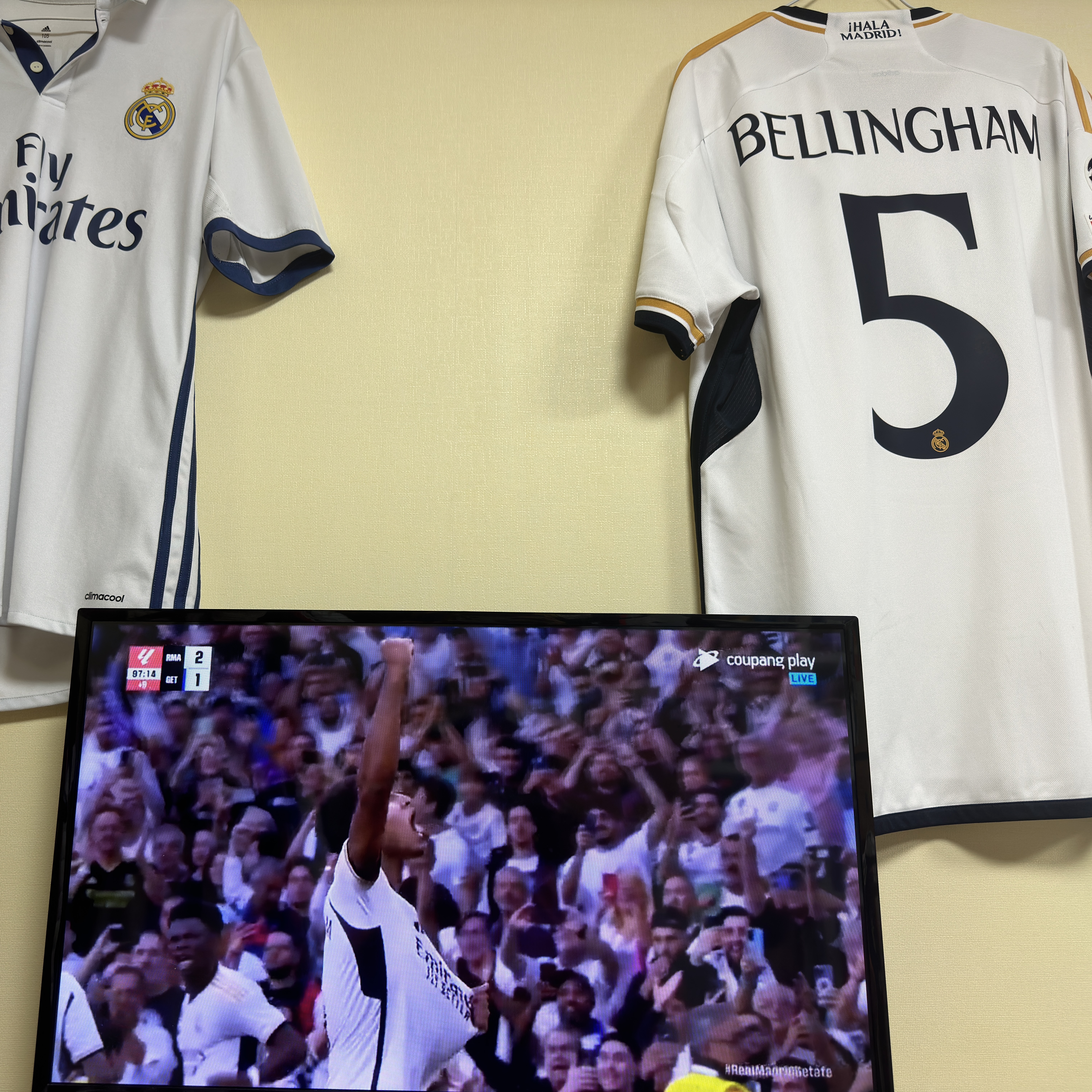 Adidas Real Madrid 2023/24 Home Jersey White - KR Sizing (Non Marking Ver.) 착용 스타일 - 1