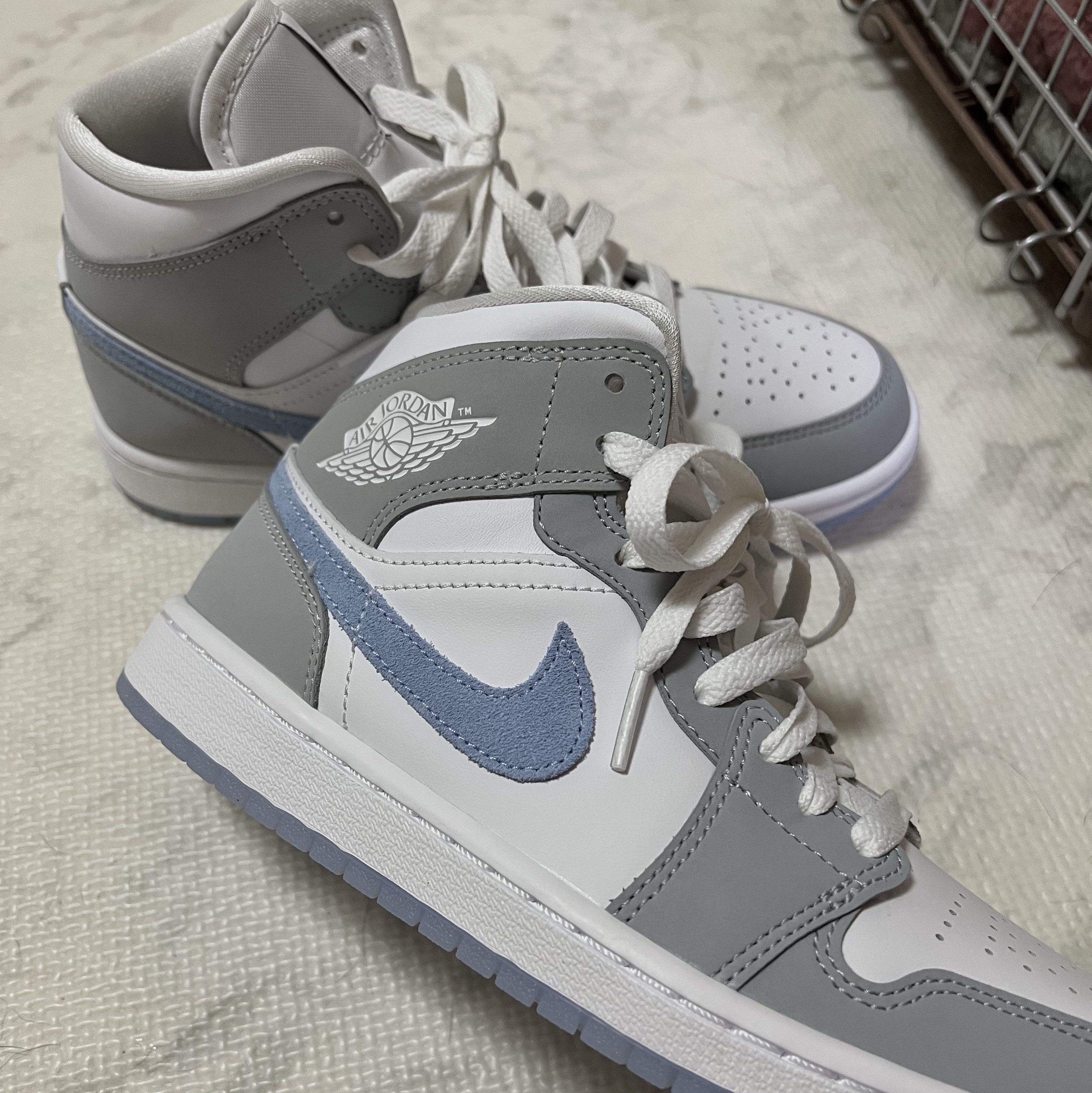(W) Jordan 1 Mid Wolf Grey 착용 스타일
