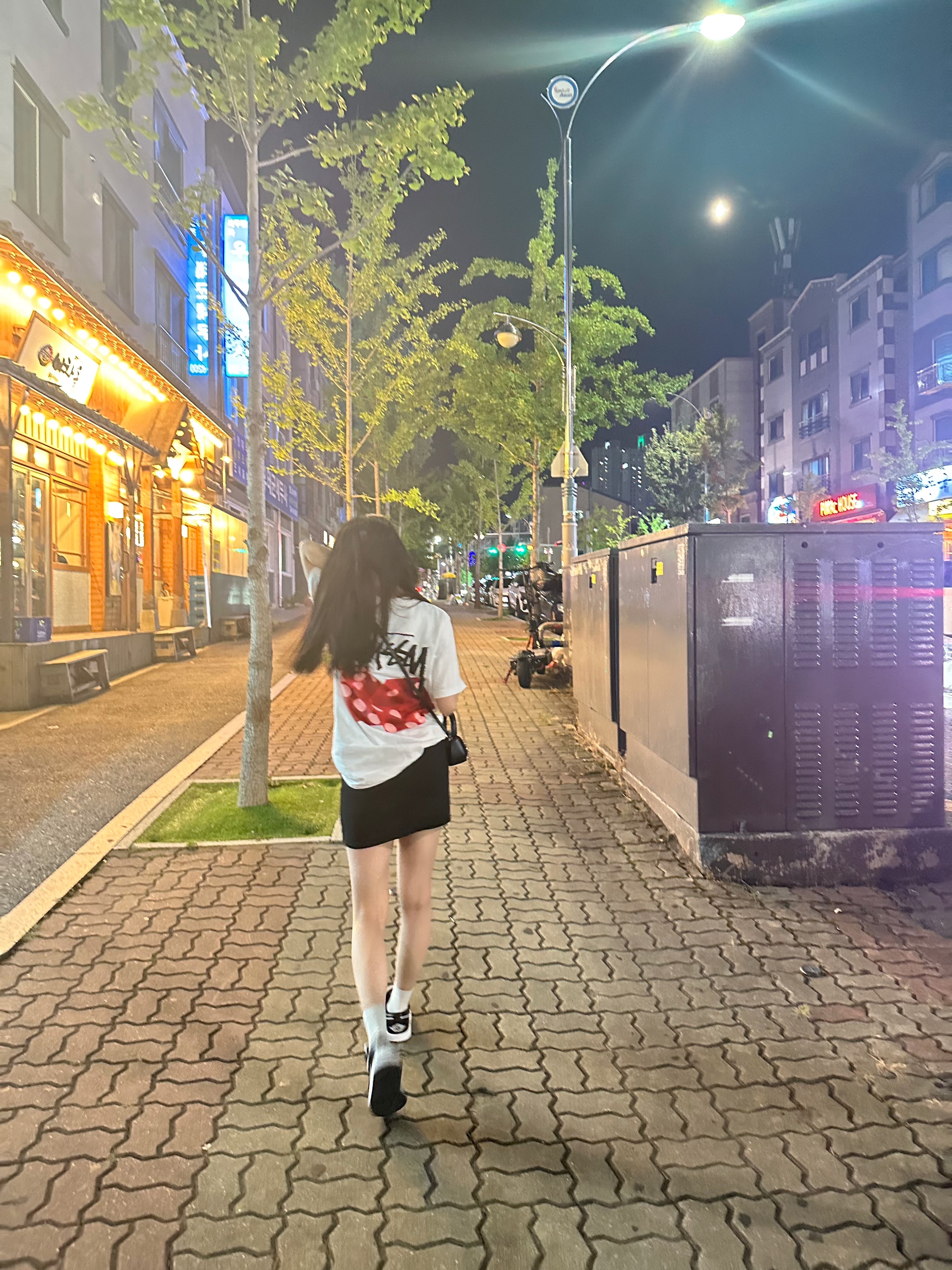 Stussy Diced Out T-Shirt White, (W) Jordan 1 Low Black and White 착용 스타일
