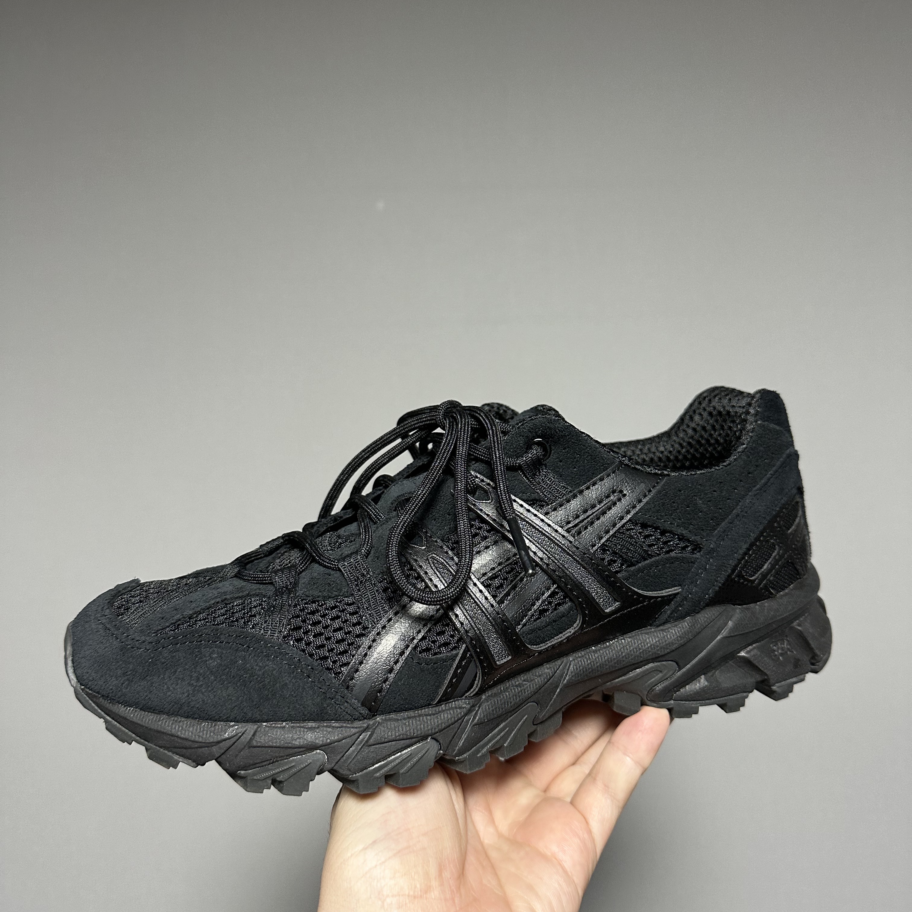 Asics Gel-Sonoma 15-50 Black 착용 스타일 - 1