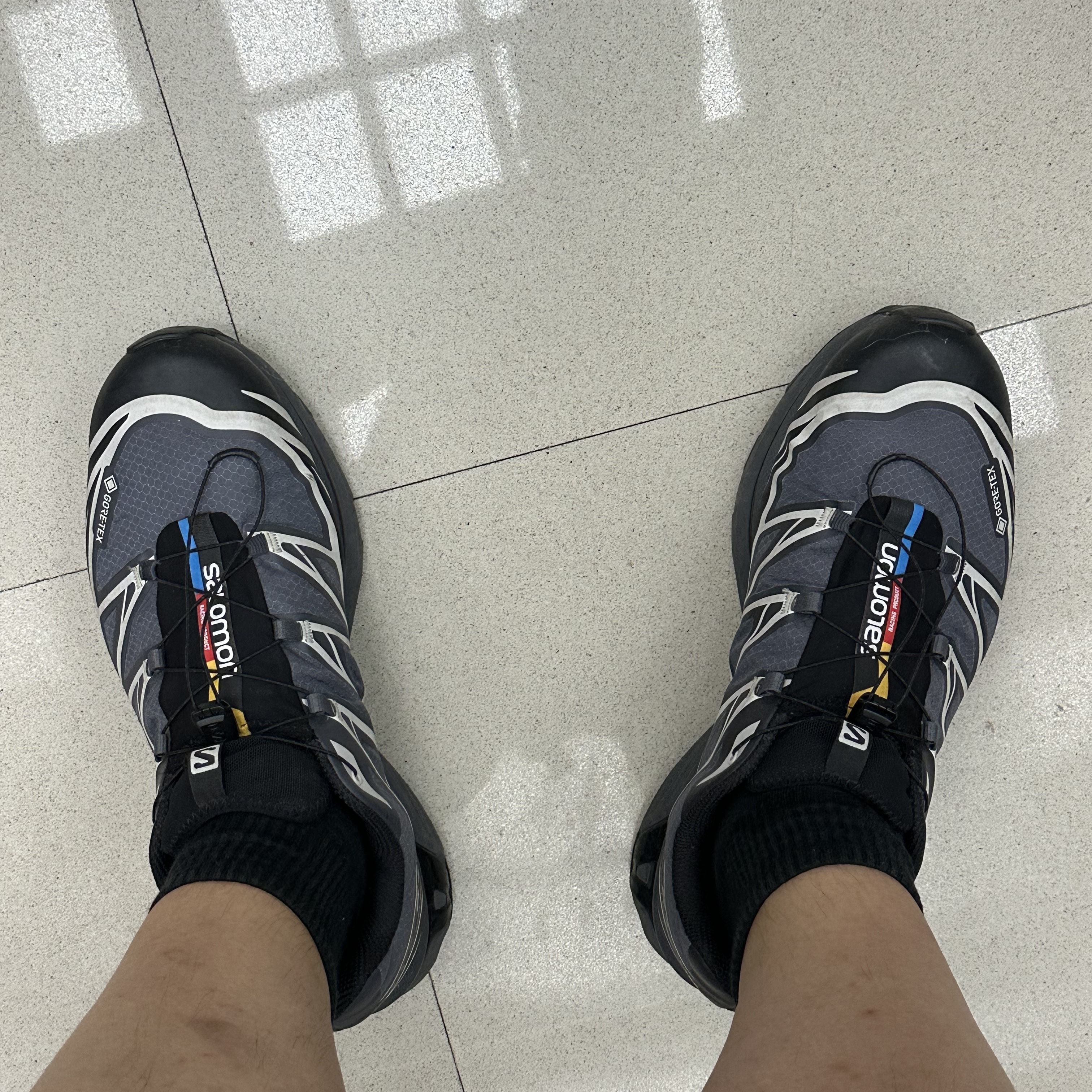 Salomon XT-6 Gore-Tex Black Ebony 착용 스타일