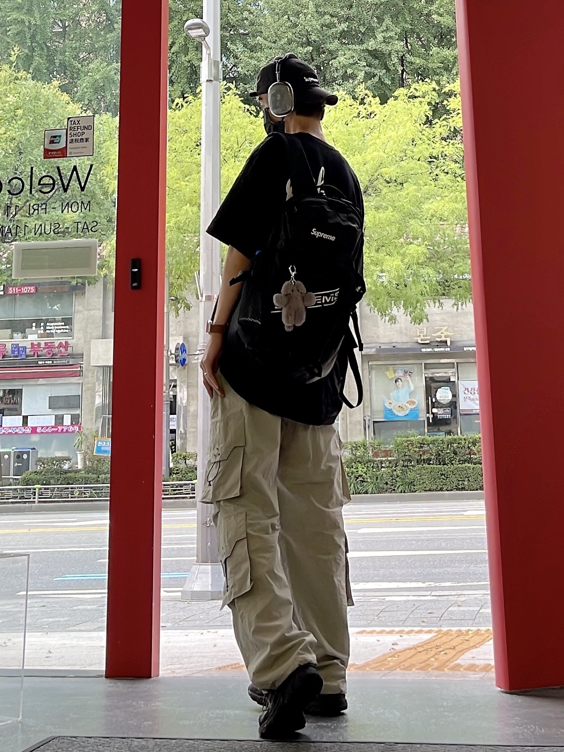 Asics Jog 100 T Black - 4E Extra Wide, Supreme Backpack Black - 23FW 착용 스타일 - 2