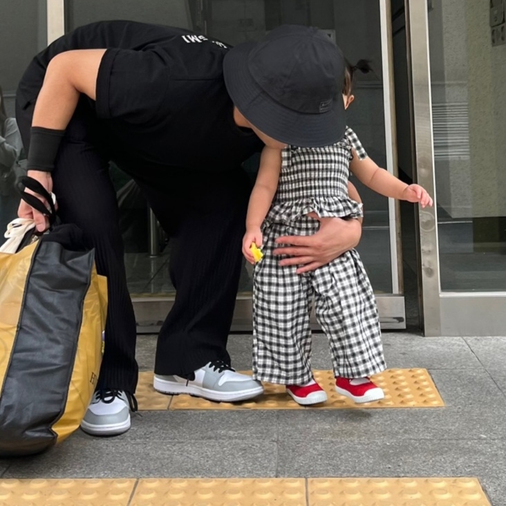 Jordan 1 Mid Light Smoke Grey, Wooyoungmi Cotton Back Logo T-shirt Black - 23SS 착용 스타일 - 2
