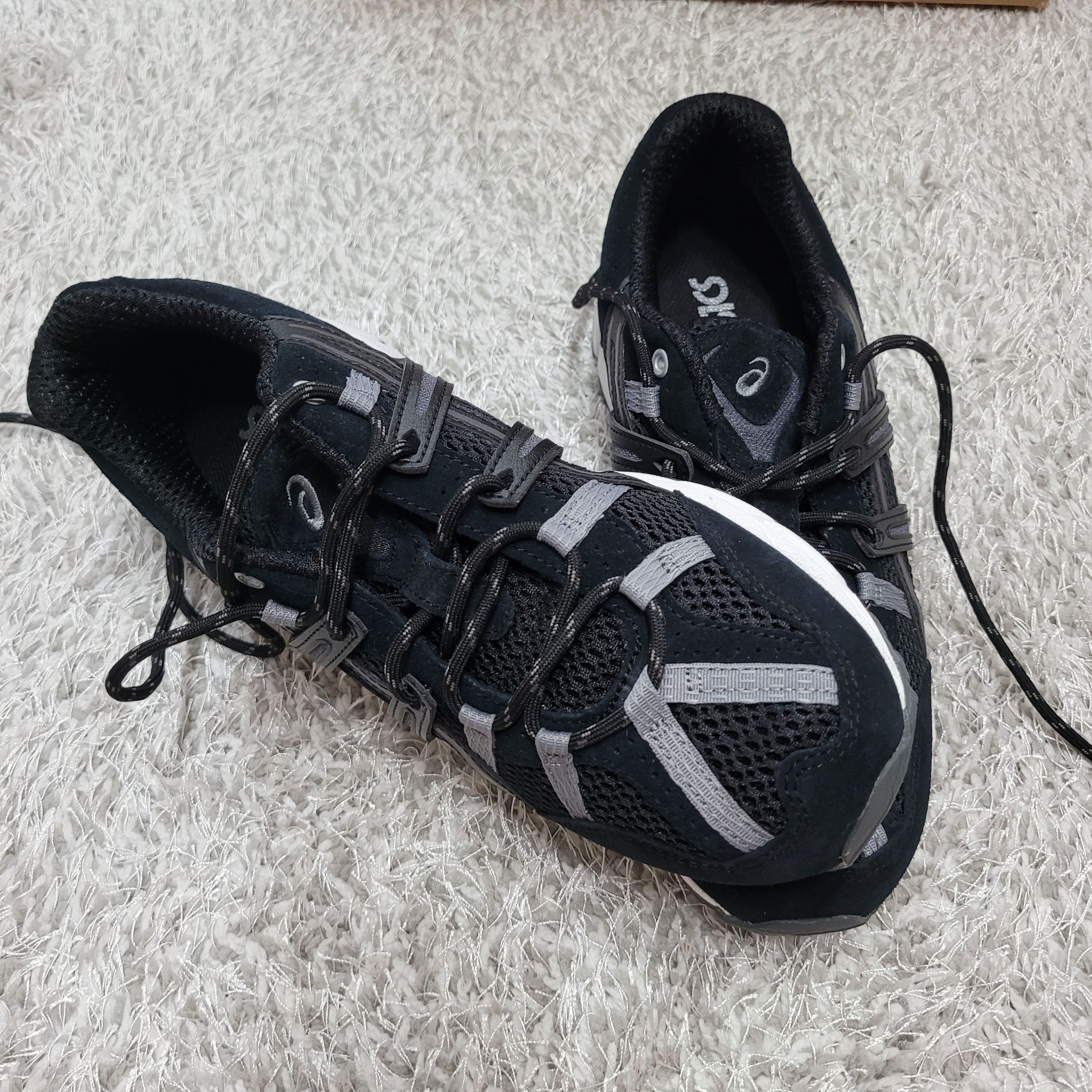 Asics Gel-Sonoma 15-50 Black Clay Grey 착용 스타일 - 1