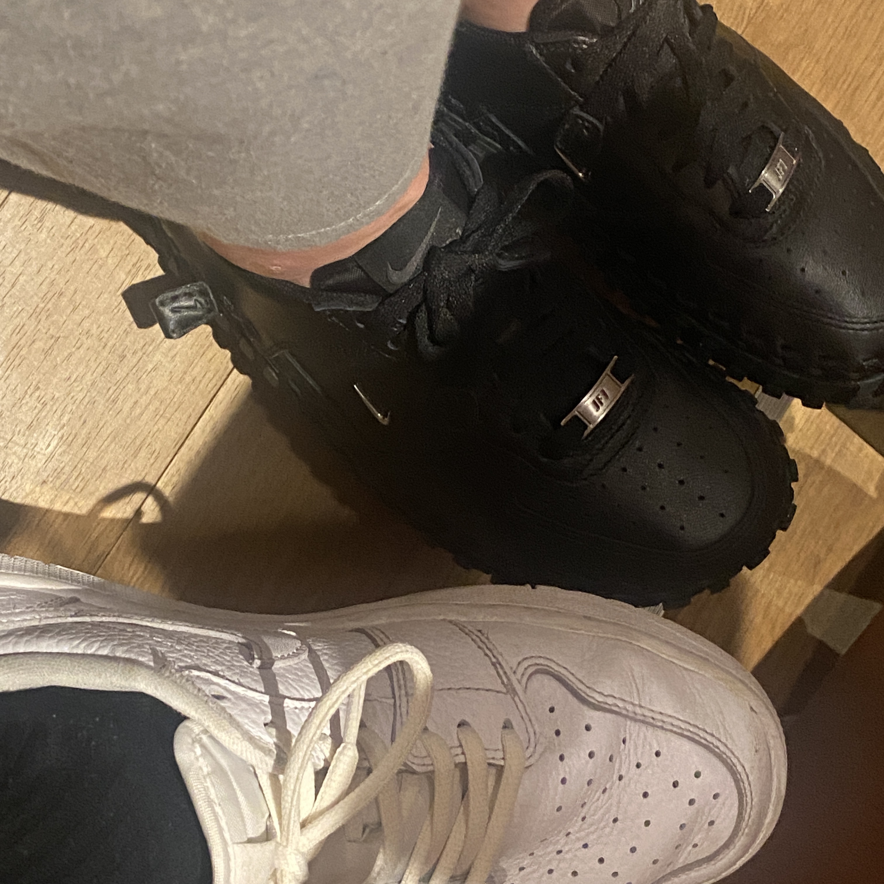 Nike x Jacquemus J Force 1 Low LX SP Black, Jordan 1 Low Golf Triple White 착용 스타일