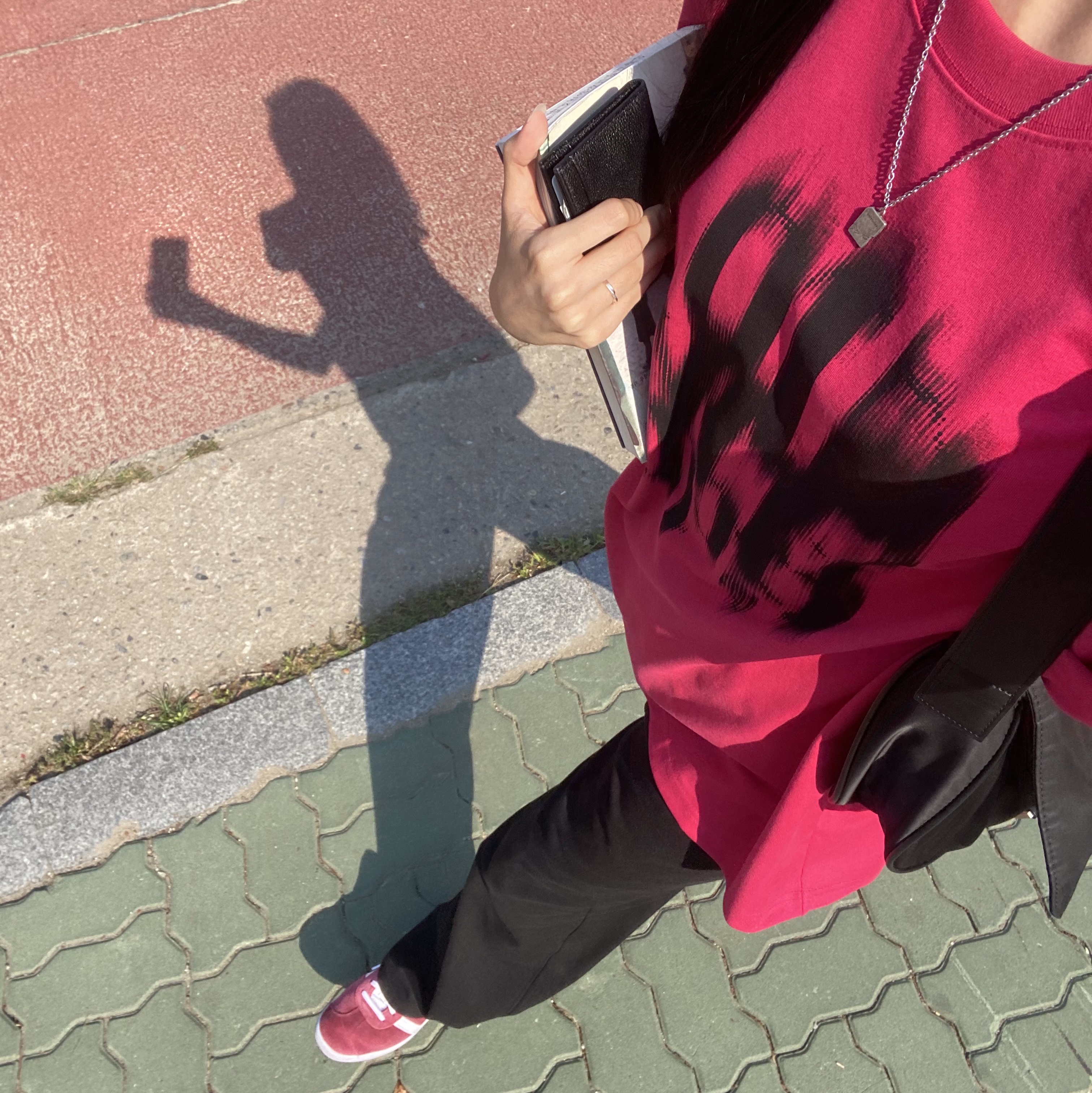 Adidas Gazelle Collegiate Burgundy 착용 스타일 - 1