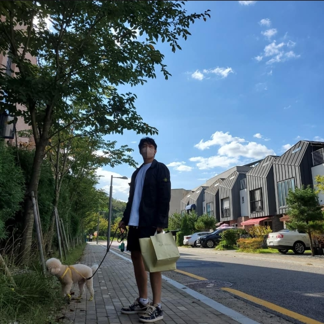 Stone Island 10919 Nylon Metal in Econyl Regenerated Nylon Overshirt Black -23SS, Nike x Travis Scott SB Dunk Low 착용 스타일 - 1