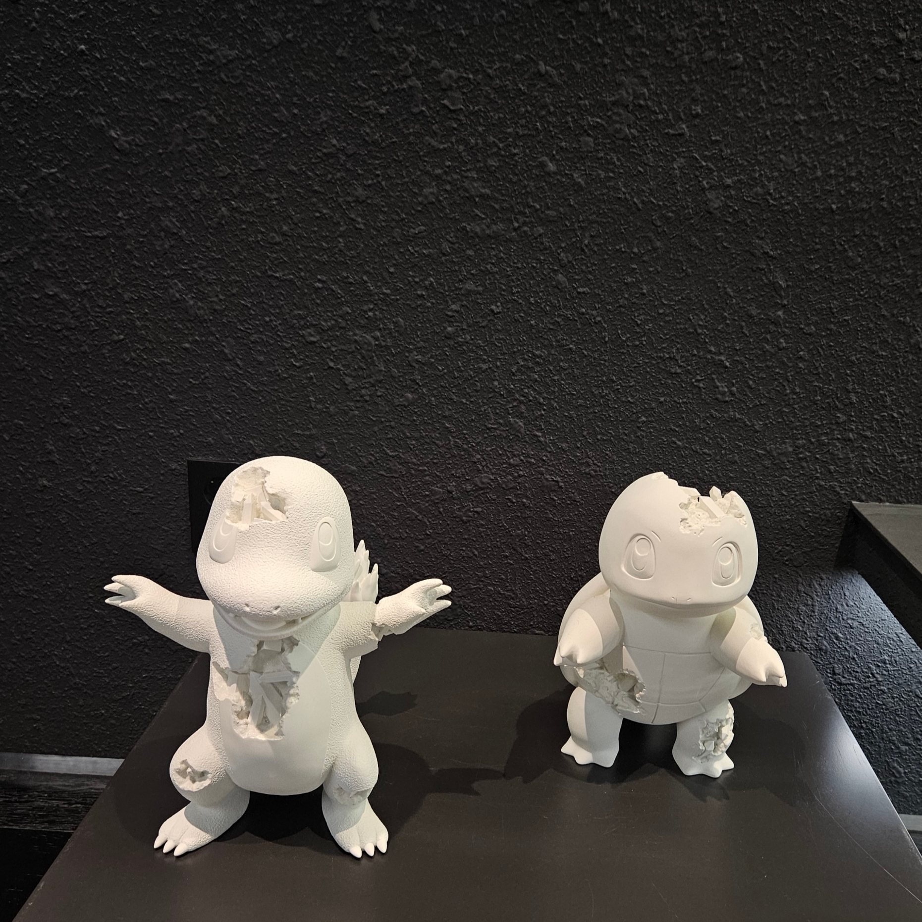 Daniel Arsham x Pokemon Crystalized Charmander 착용 스타일