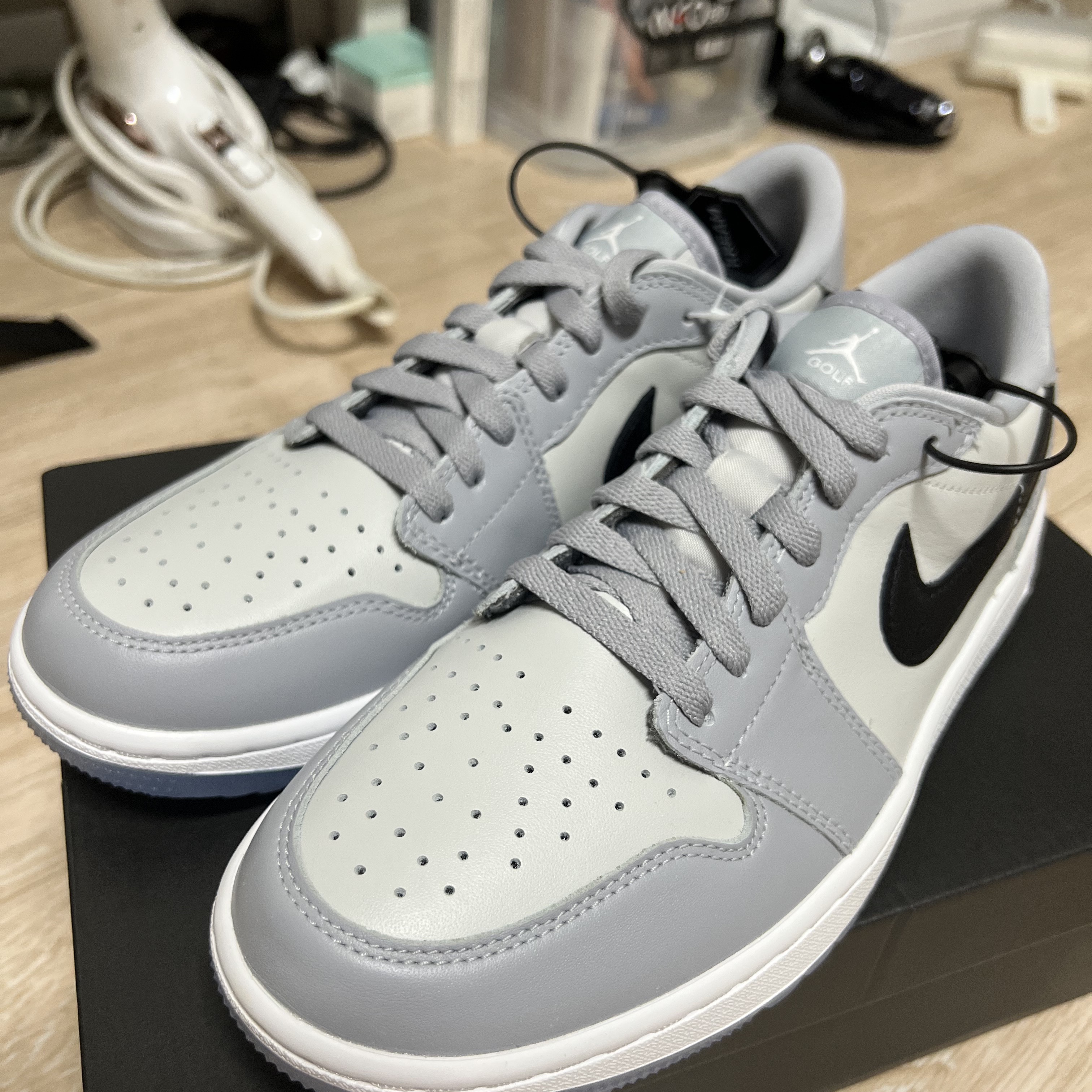 Jordan 1 Low Golf Wolf Grey 착용 스타일 - 1