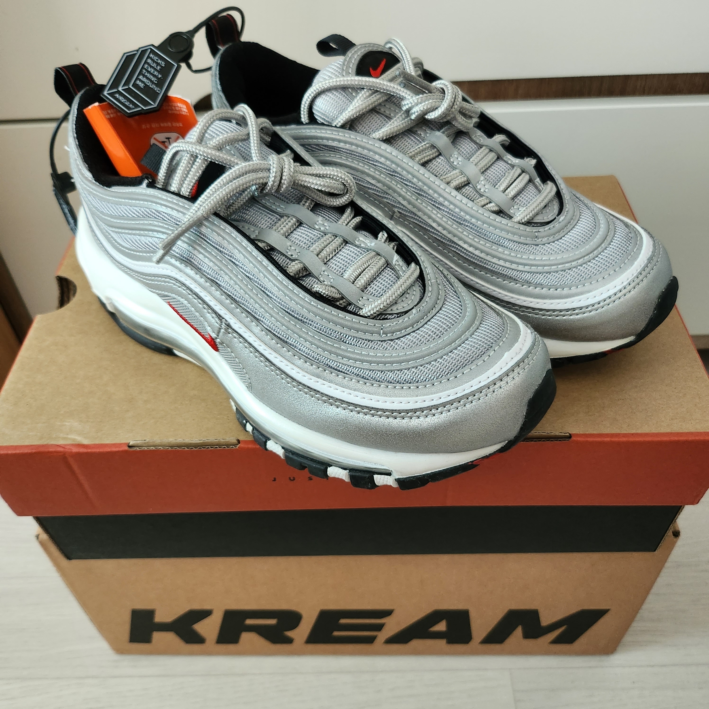 (W) Nike Air Max 97 OG Silver Bullet 2022 착용 스타일 - 1