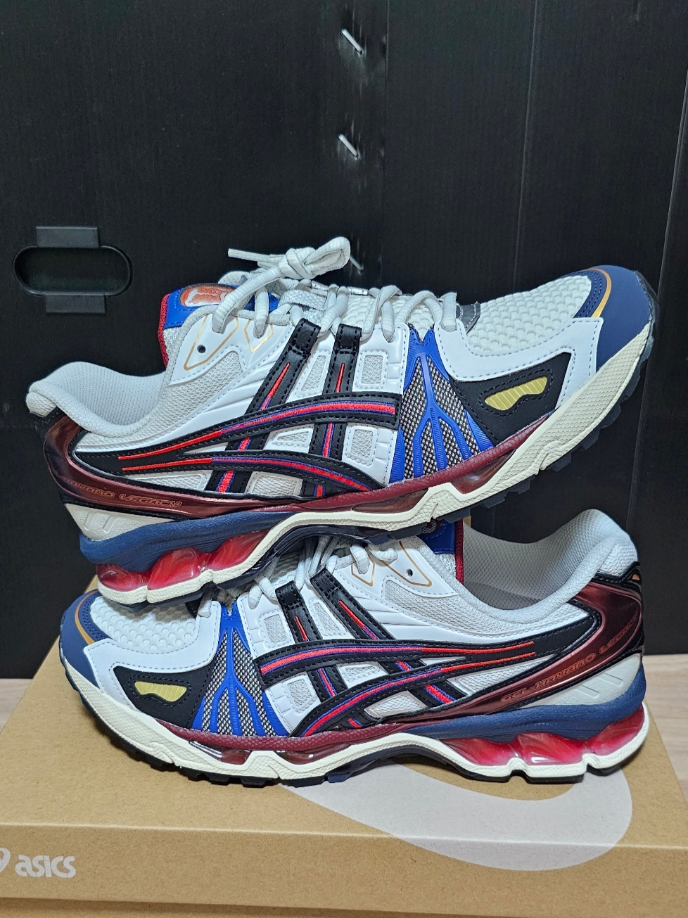 Asics Gel-Kayano Legacy White Black 착용 스타일 - 2