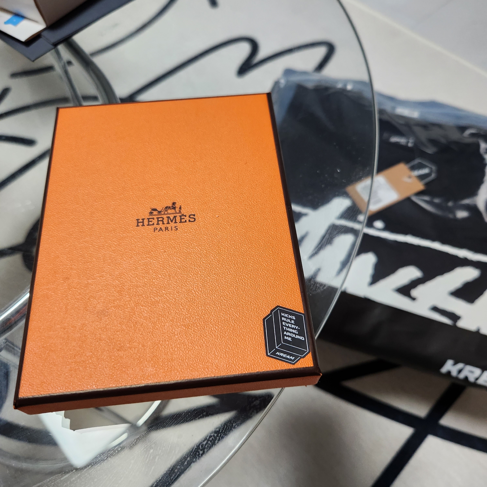 (W) Hermes Mini Pop H Pendant Rose Gold & Blanc 착용 스타일