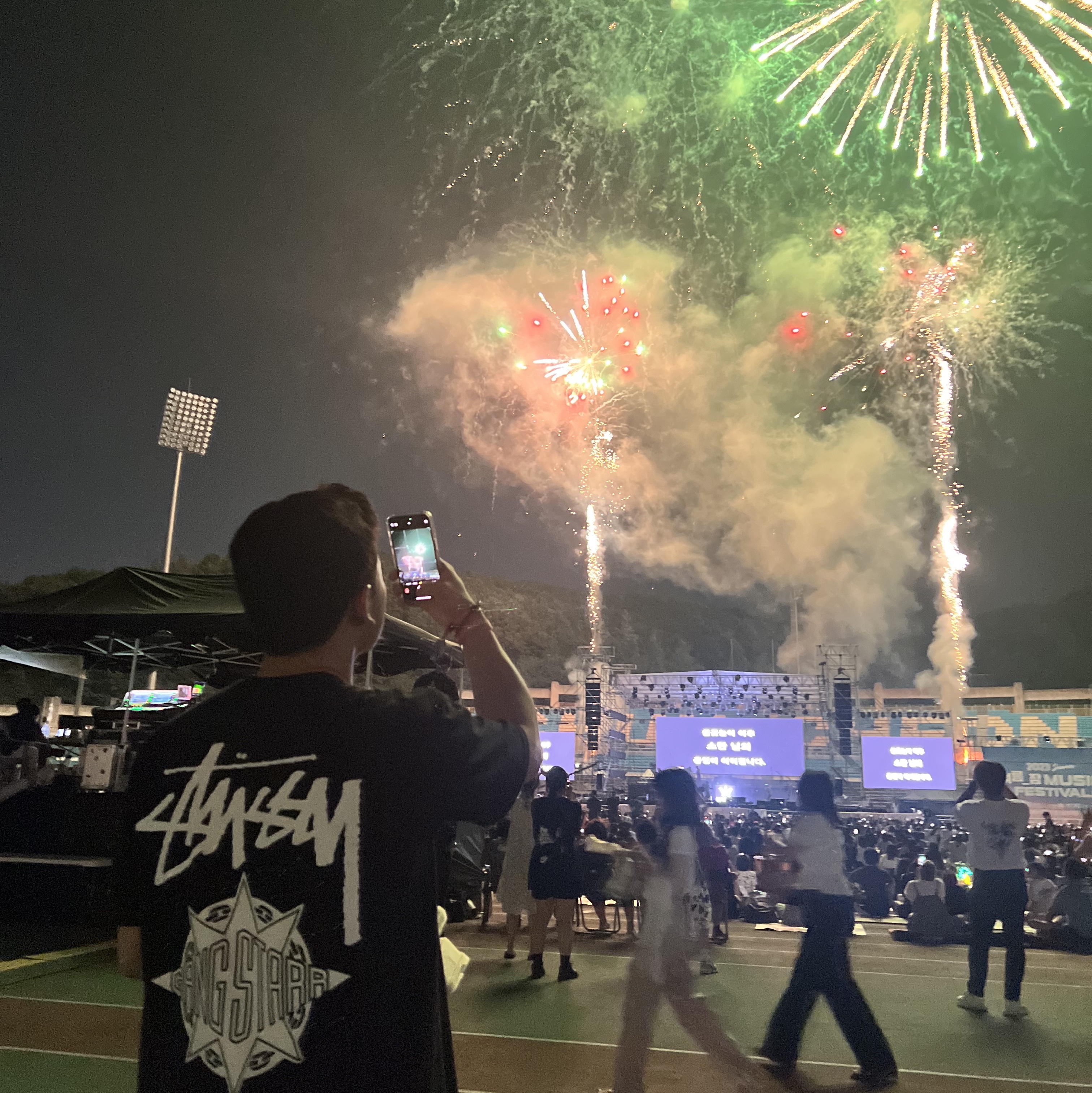Stussy x Gang Starr Take It Personal T-Shirt Black 착용 스타일