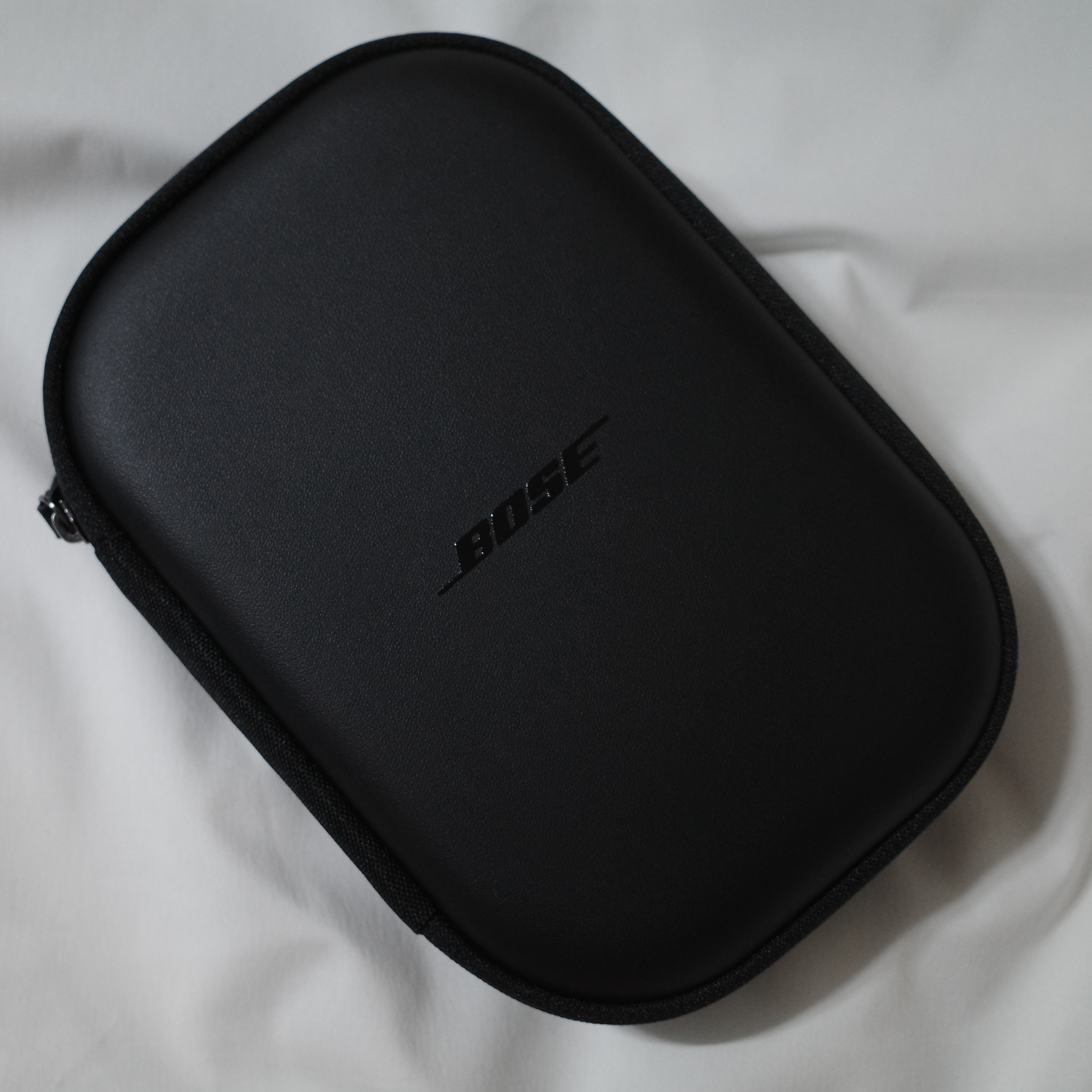 BOSE QC45 Eclipse Grey (Korean Ver.) 착용 스타일 - 2