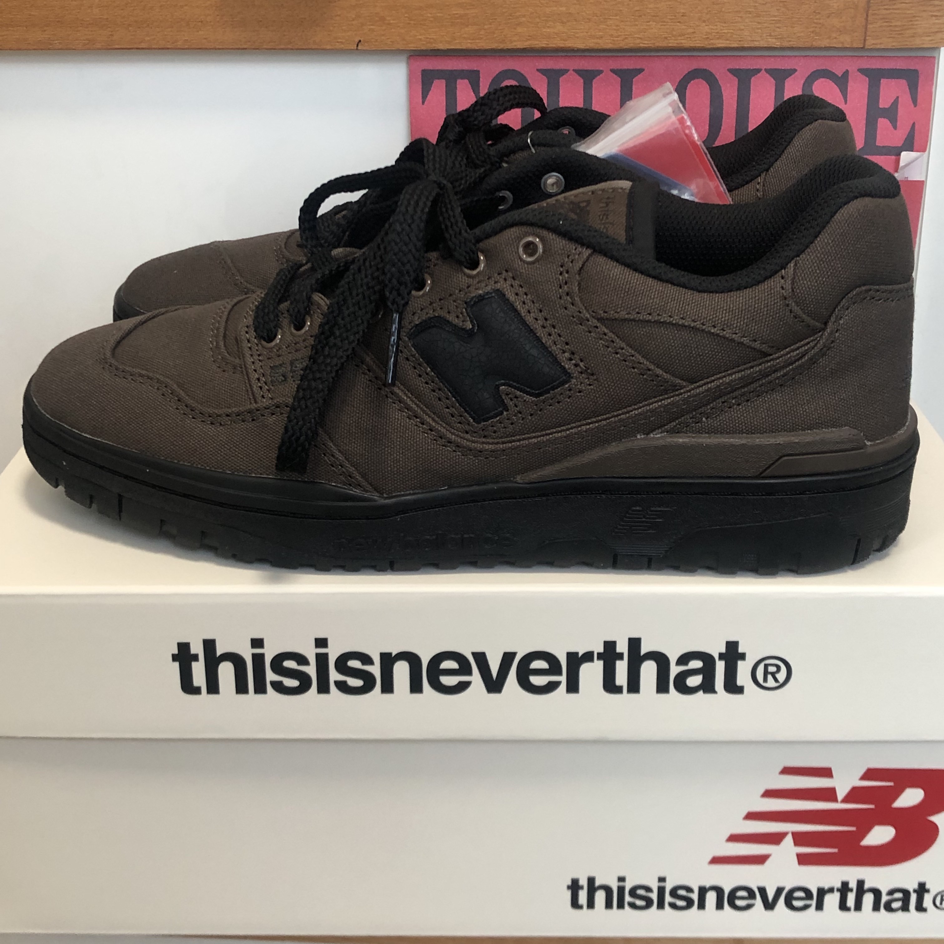 New Balance x Thisisneverthat 550 Brown Black 착용 스타일