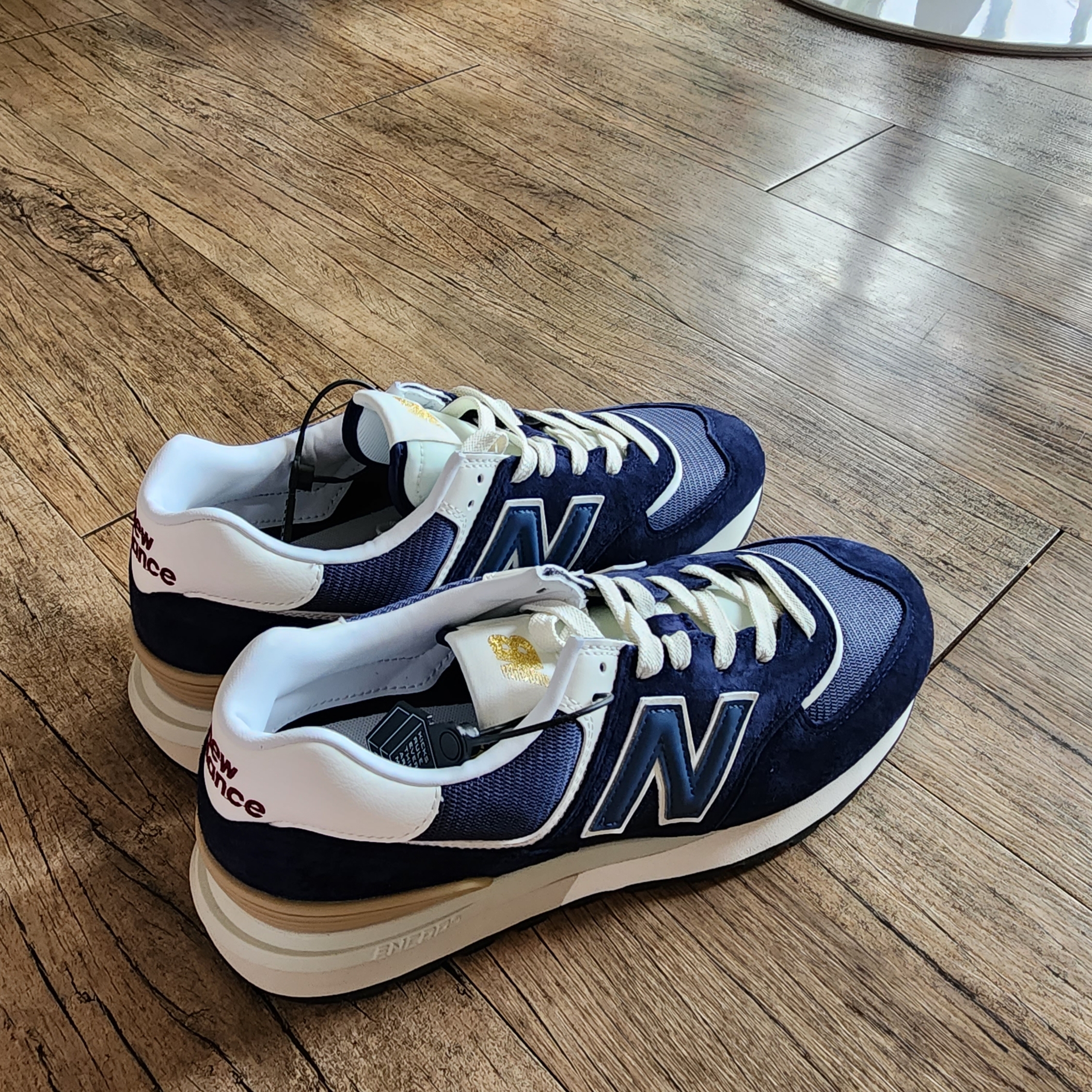 New Balance 574 Legacy Navy 착용 스타일