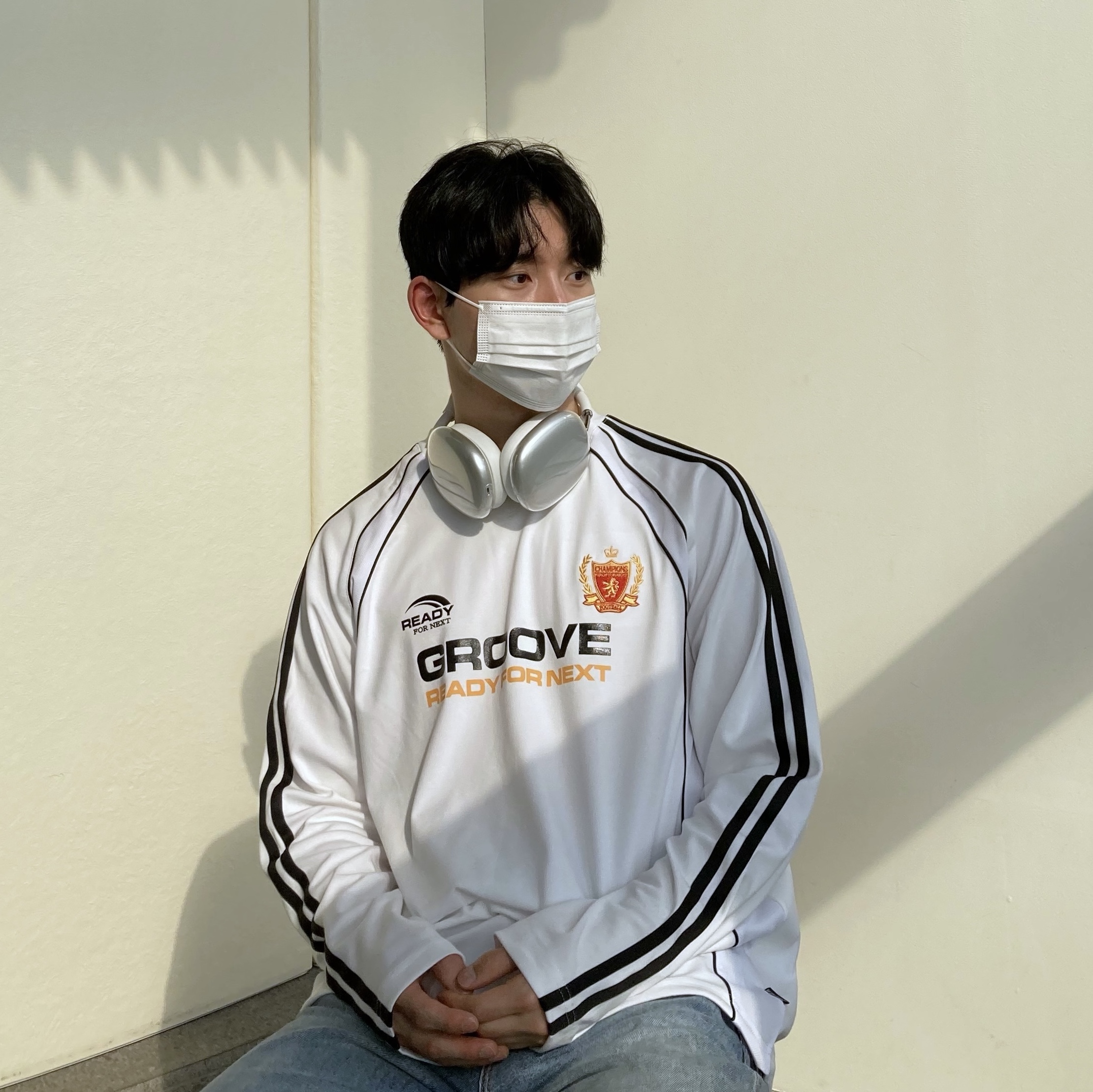 Apple AirPods Max Lightning Silver (Korean Ver.), Nike Air Force 1 '07 Low White 착용 스타일 - 2