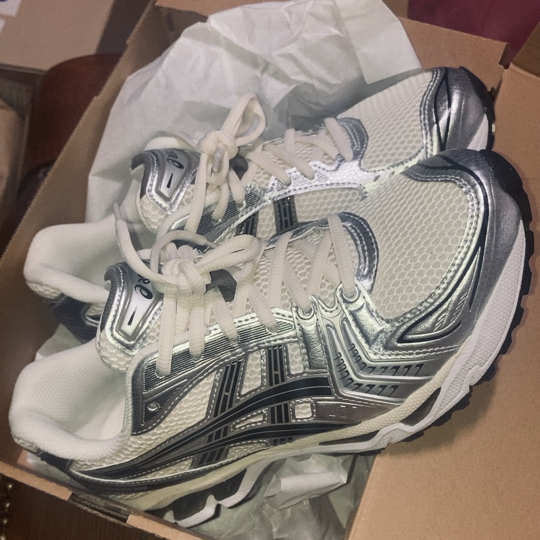 Asics Gel-Kayano 14 Cream Black 착용 스타일