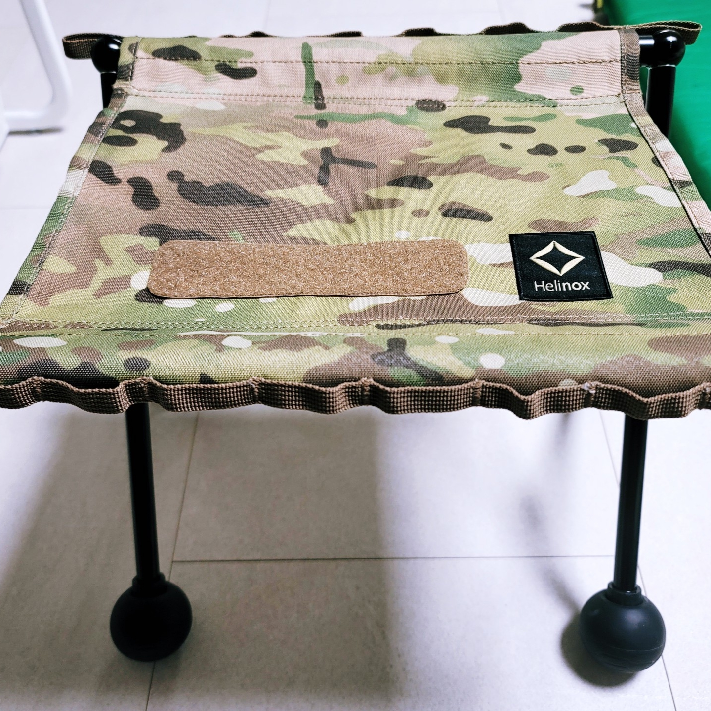 Helinox Tactical Speed Stool M Multicam 착용 스타일 - 1