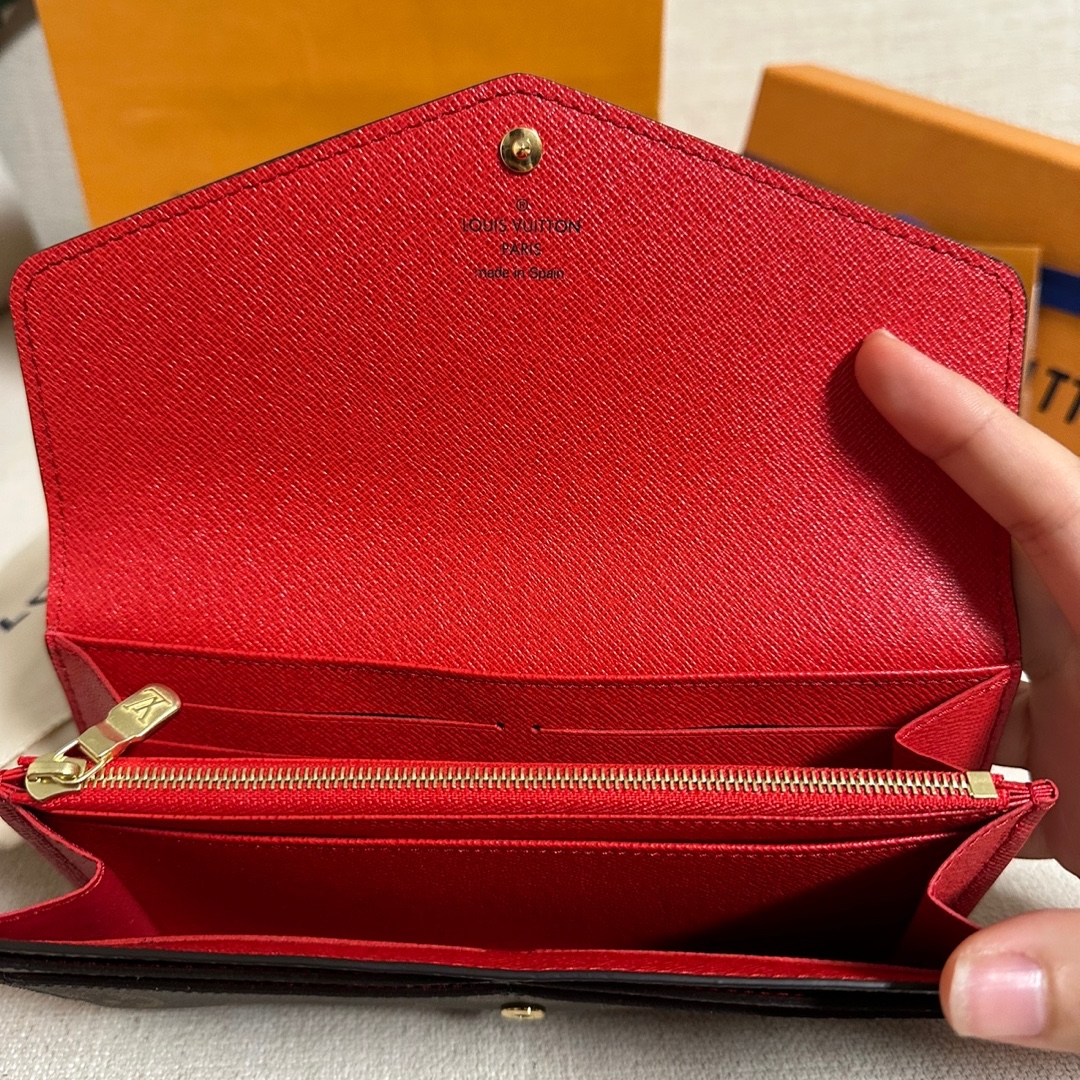 Louis Vuitton Sarah Wallet Monogram Coquelicot Red 착용 스타일 - 2