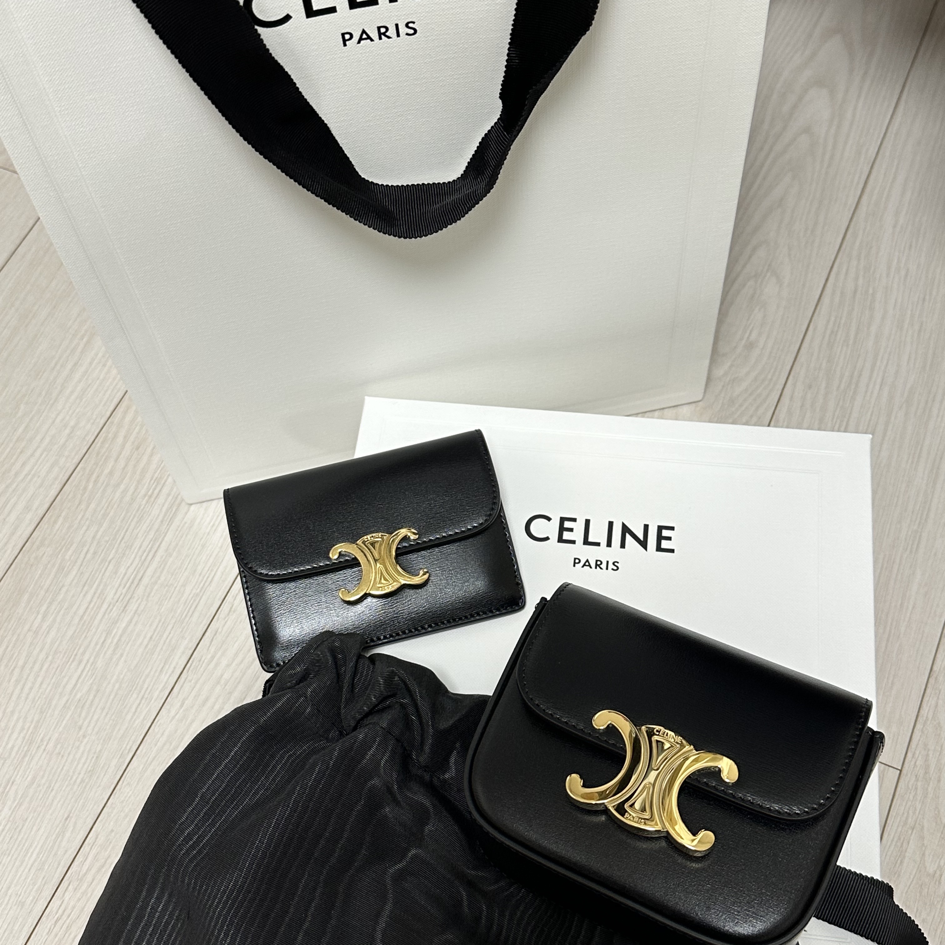 Celine Card Holder with Flap in Shiny Calfskin Black 착용 스타일