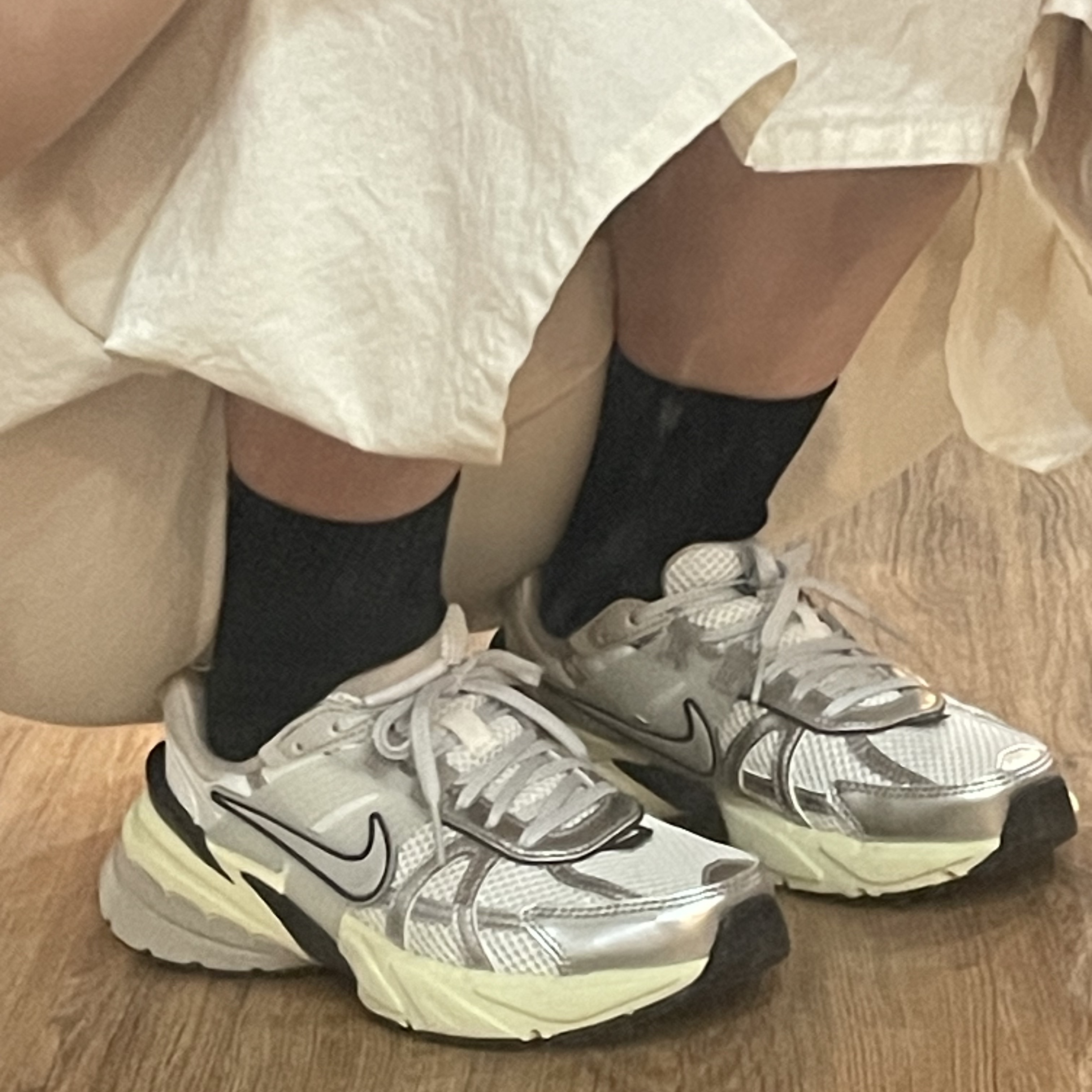 Nike V2K Run Summit White Metallic Silver 착용 스타일