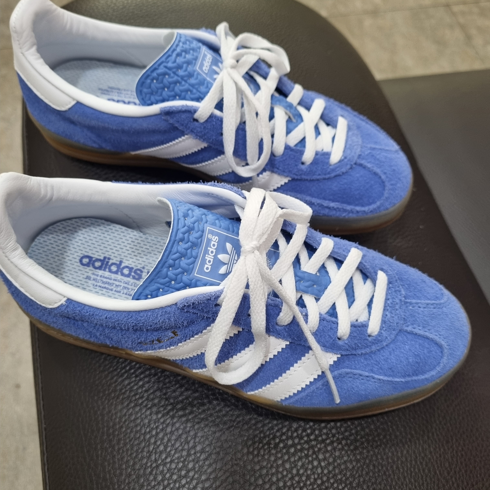 (W) Adidas Gazelle Indoor Blue Fusion Cloud White 착용 스타일