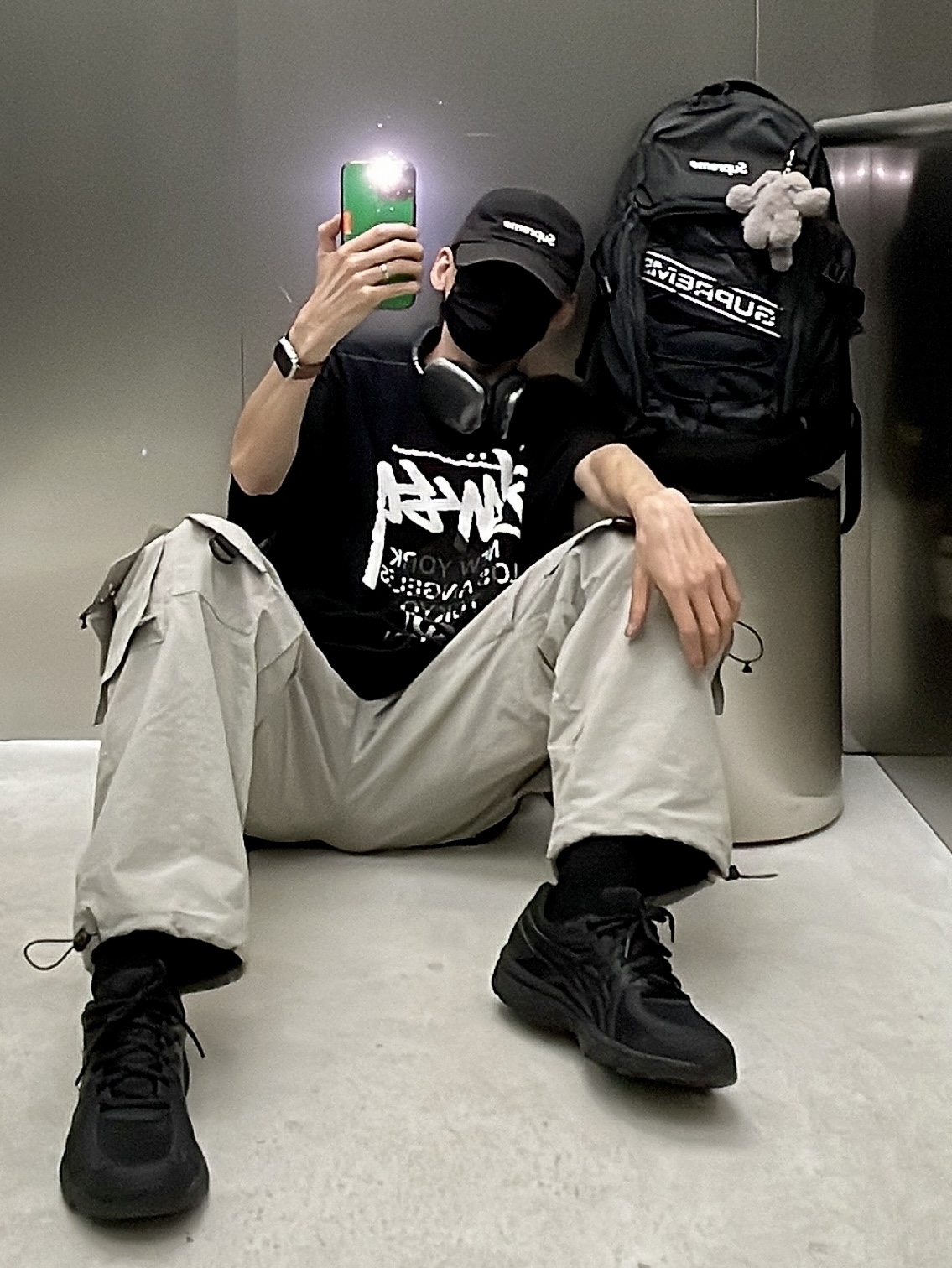 Asics Jog 100 T Black - 4E Extra Wide, Stussy DSM World Tour T-Shirt Black 착용 스타일 - 5