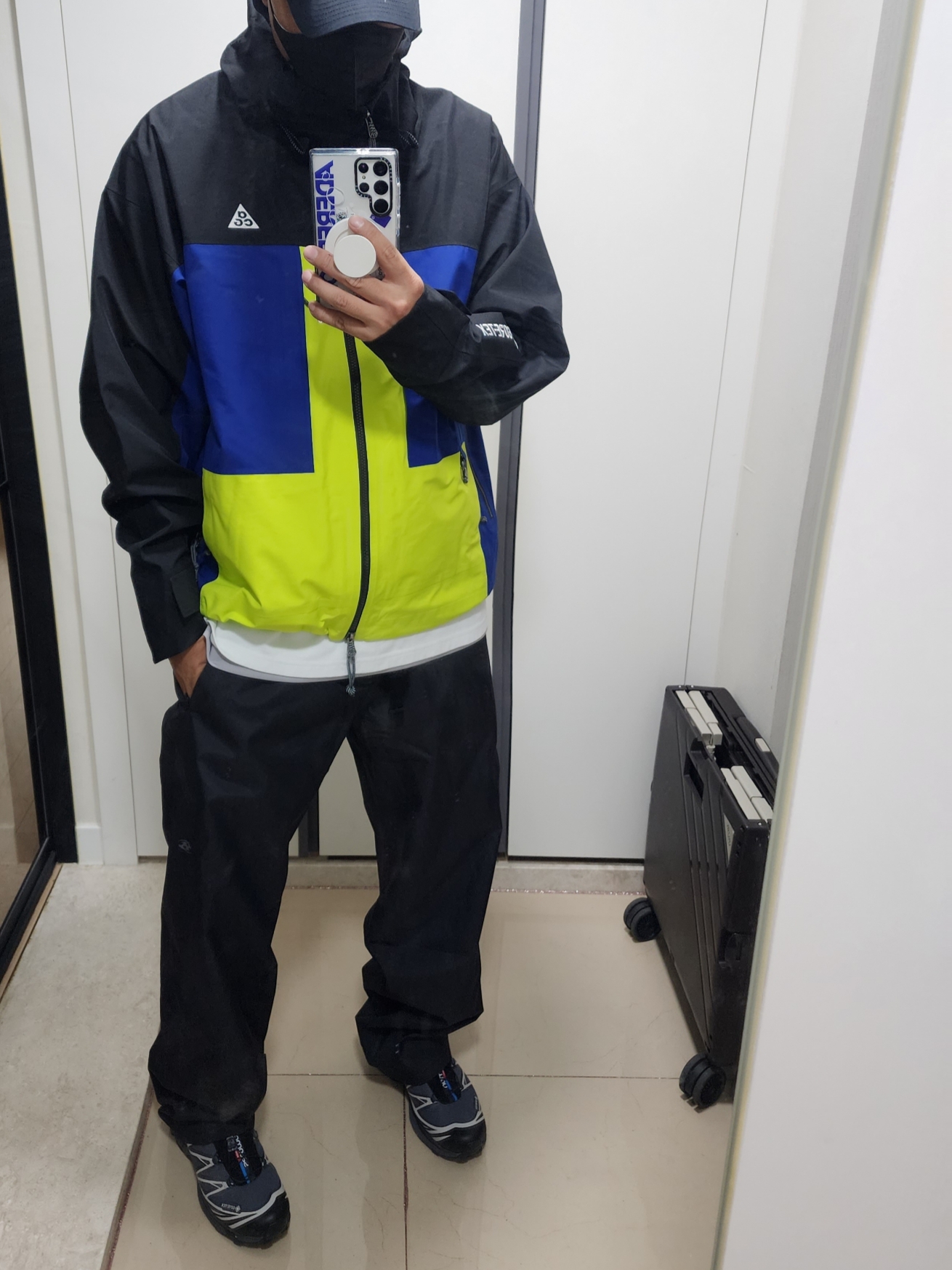 Nike ACG Gore-Tex Misery Ridge Jacket Deep Royal Blue Cyber - US/EU, Salomon XT-6 Gore-Tex Black Ebony 착용 스타일 - 2