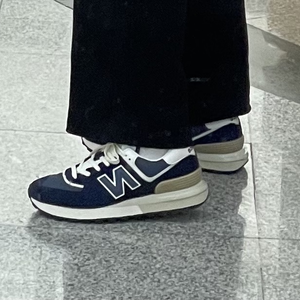 New Balance 574 Legacy Navy 착용 스타일