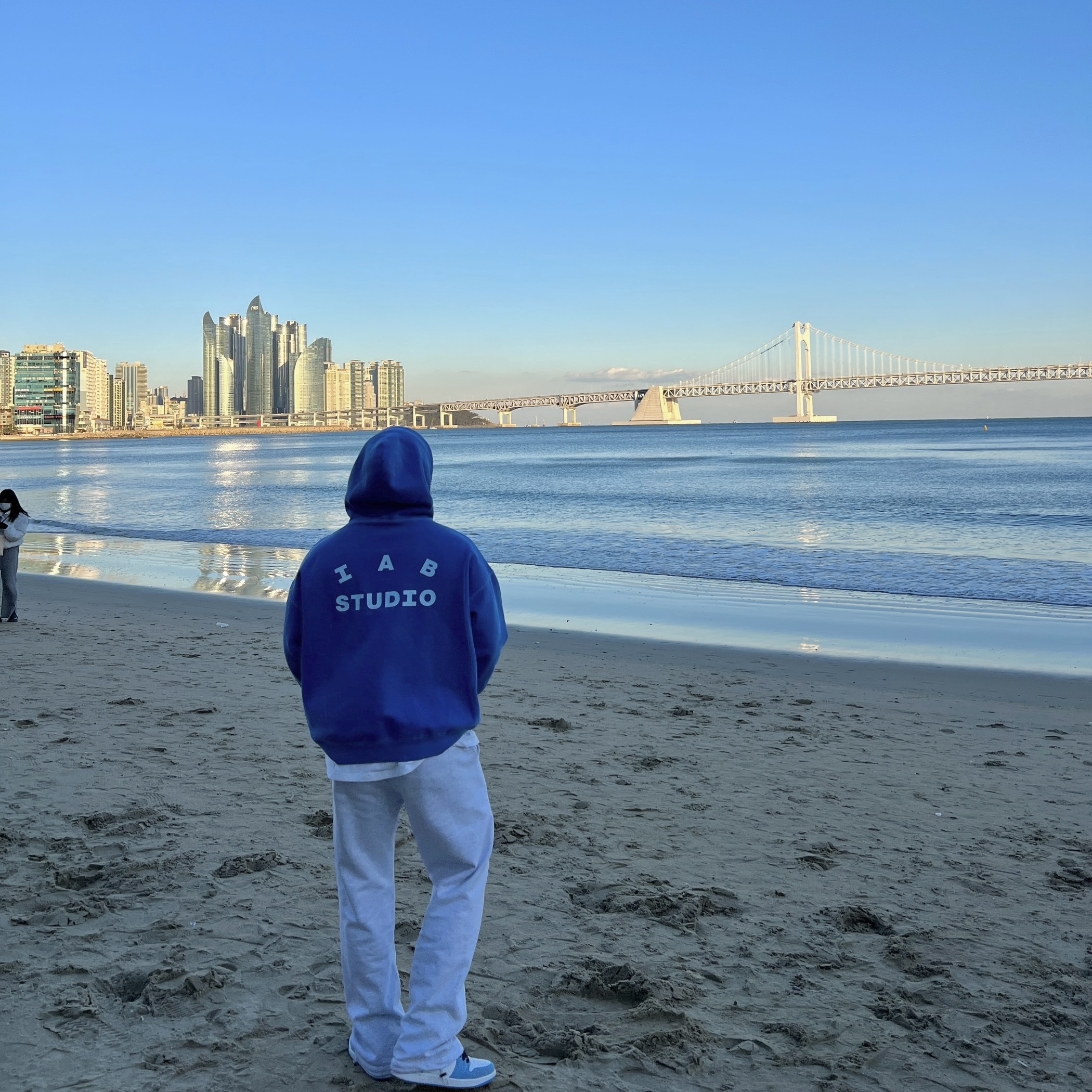 IAB Studio Pigment Hoodie Royal Blue - 22FW, Jordan 1 Retro High OG University Blue 착용 스타일