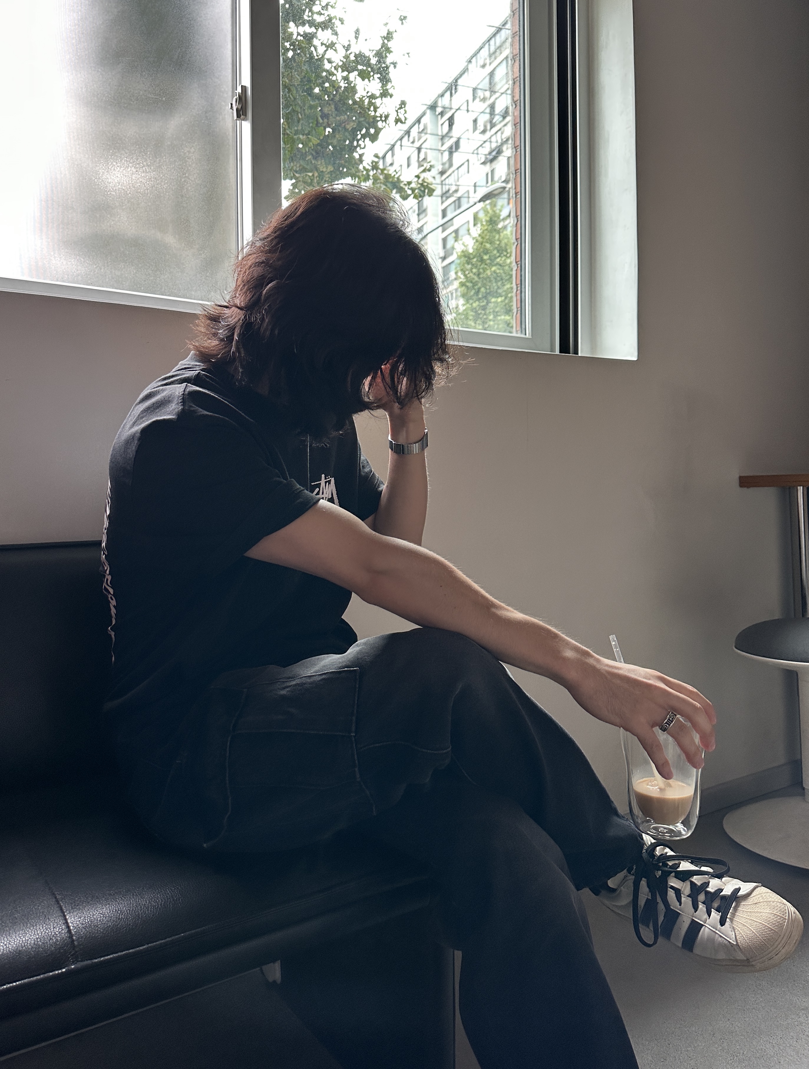Stussy Camellias Pig. Dyed T-Shirt Black, Casio DBC-611-1DF 착용 스타일 - 3