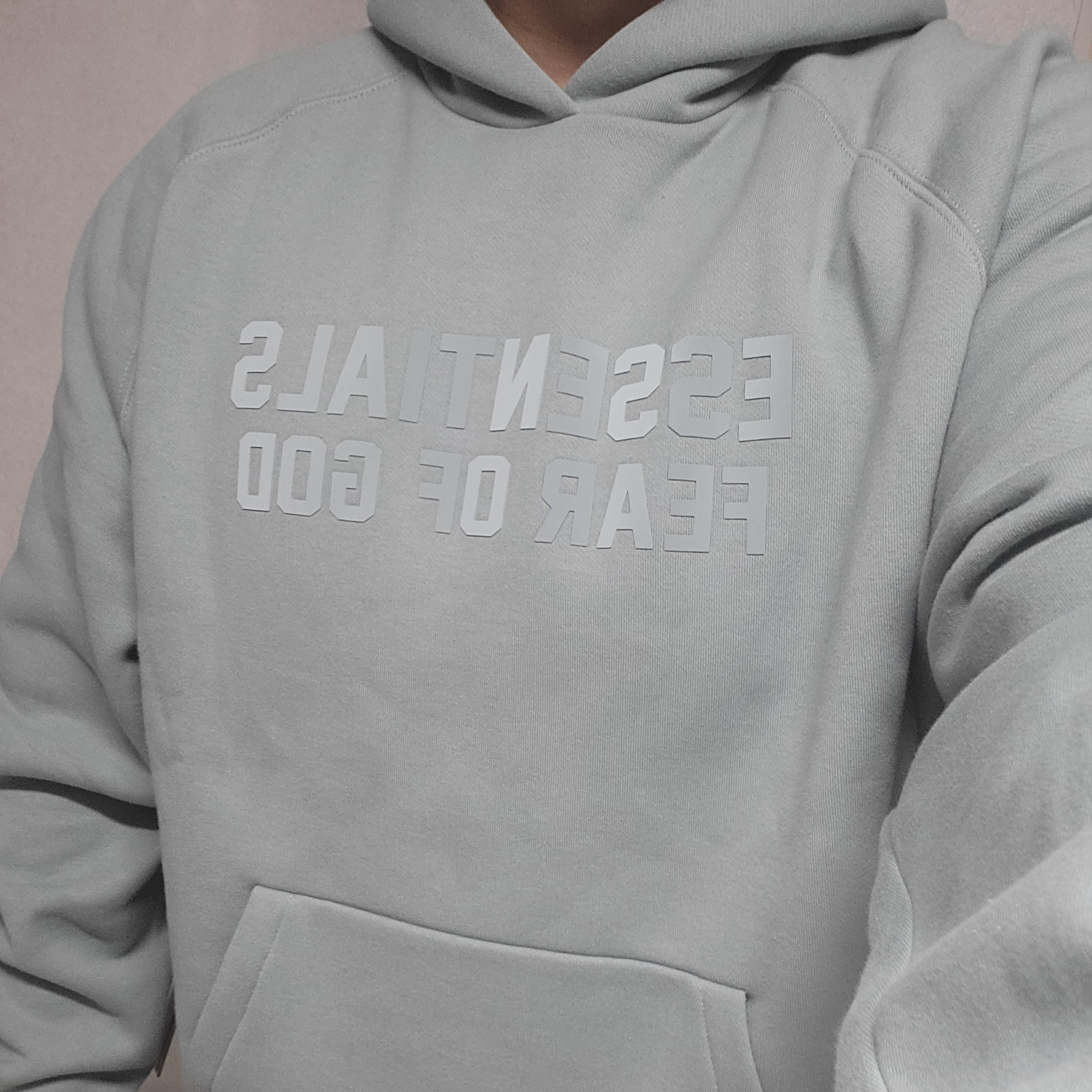 Essentials Hoodie Sycamore - 23SS 착용 스타일