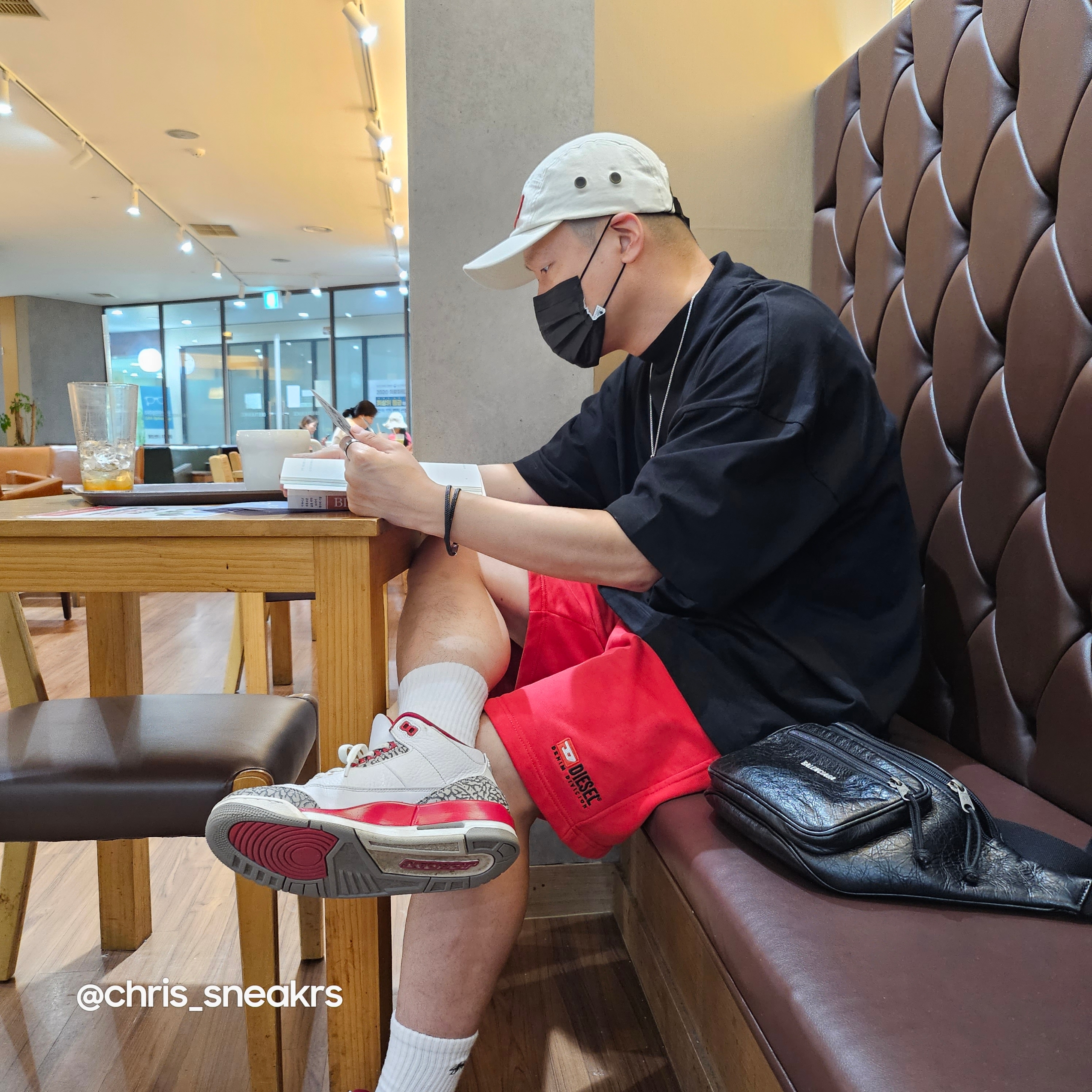 Supreme Military Camp Cap Stone - 22SS, Essentials The Black Collection T-Shirt Black - 23SS 착용 스타일 - 1