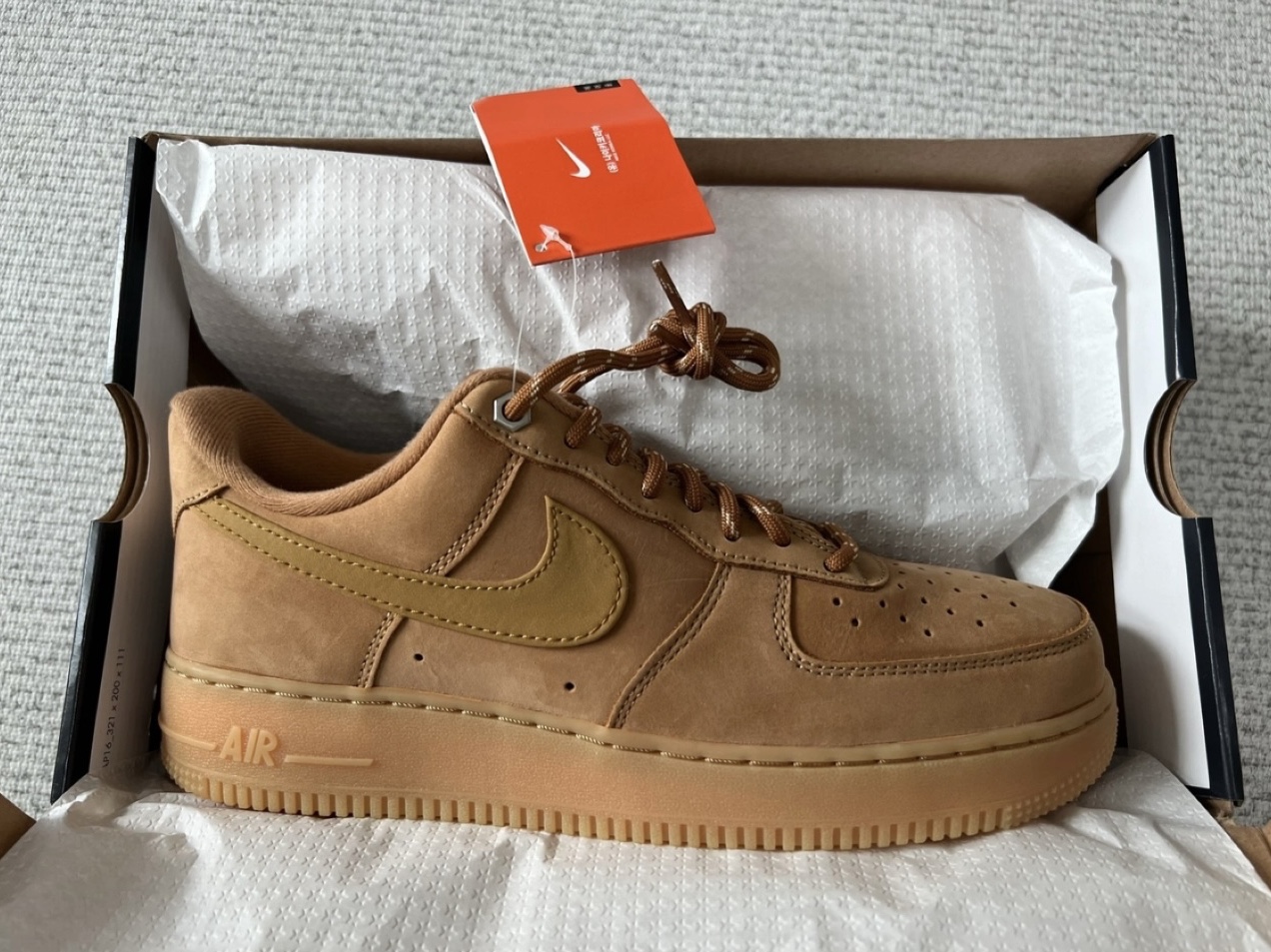 Nike Air Force 1 '07 WB Flax 착용 스타일