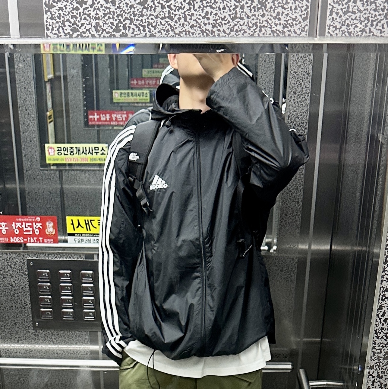 Adidas Essential 3S Woven Windbreaker Jacket Black - KR Sizing 착용 스타일