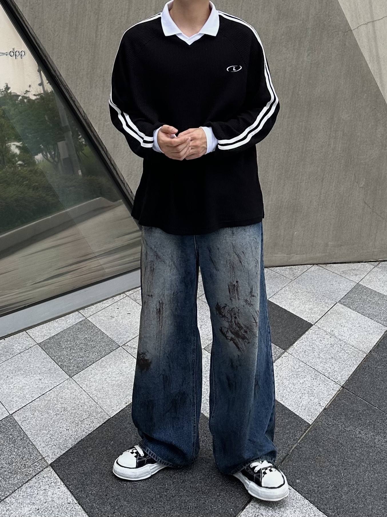 Maison Mihara Yasuhiro Peterson OG Sole Canvas Low Sneakers Black, Maison Mihara Yasuhiro Blakey OG Sole Canvas Low-top Sneakers Black White 착용 스타일 - 2