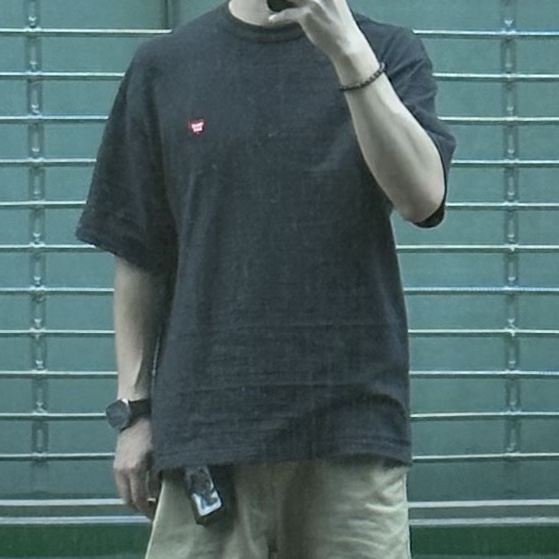 Human Made Heart Badge T-Shirt Black 착용 스타일 - 3