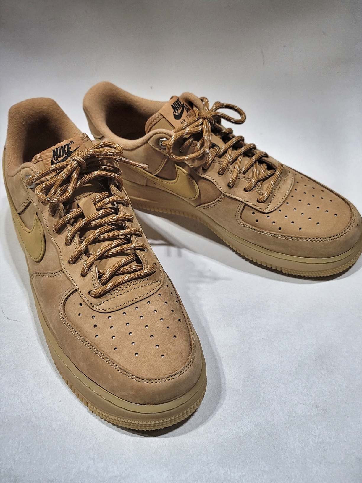 Nike Air Force 1 '07 WB Flax 착용 스타일