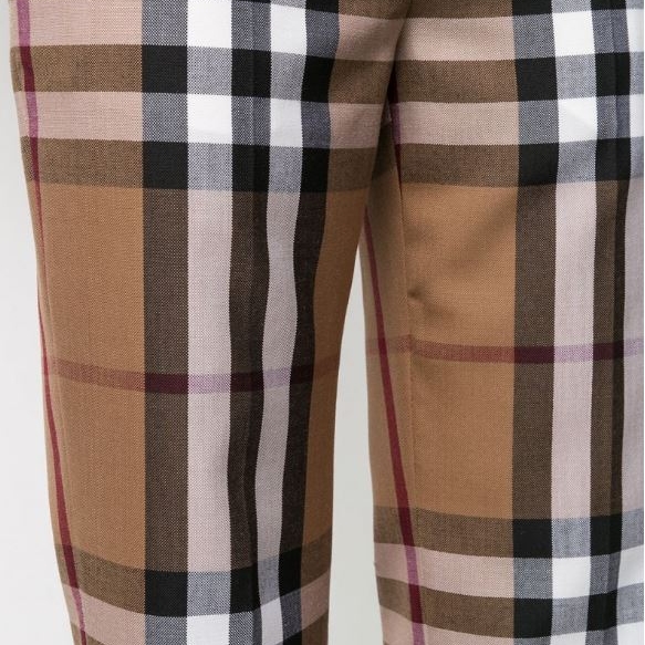 (W) Burberry Check Wool Cropped Pants Dark Birch Brown 착용 스타일 - 3