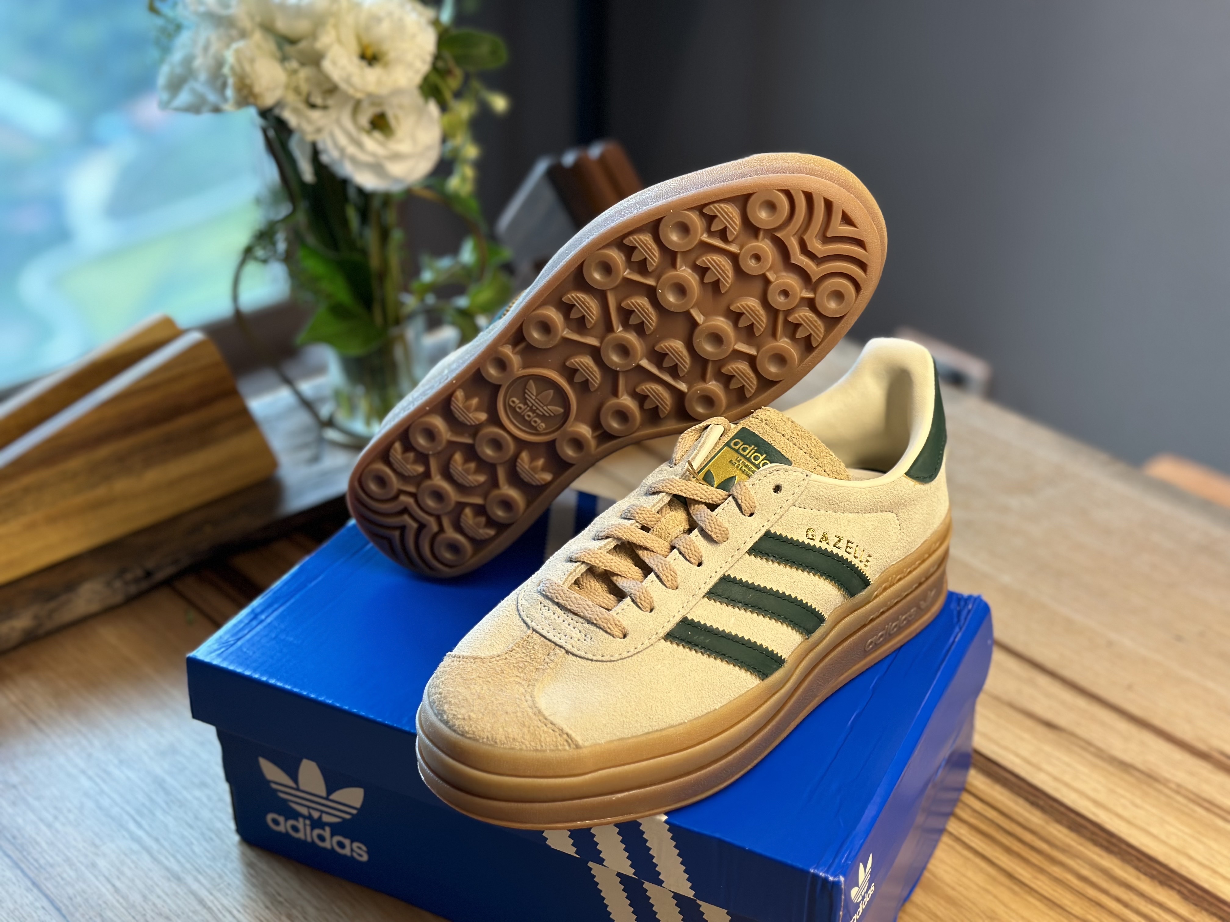 (W) Adidas Gazelle Bold Cream White Collegiate Green 착용 스타일 - 3