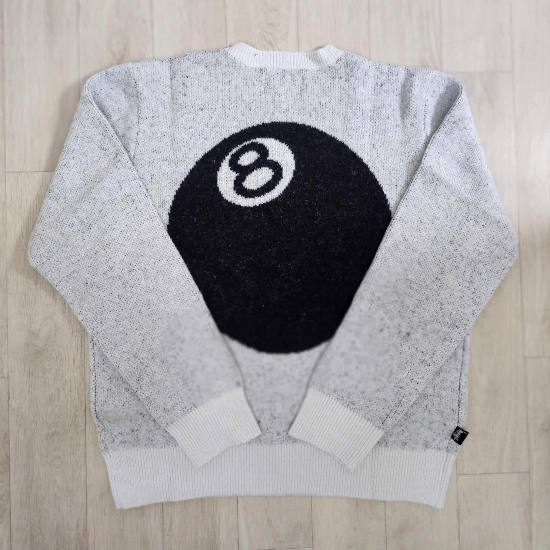 Stussy 8 Ball Heavy Brushed Mohair Sweater Cream 착용 스타일