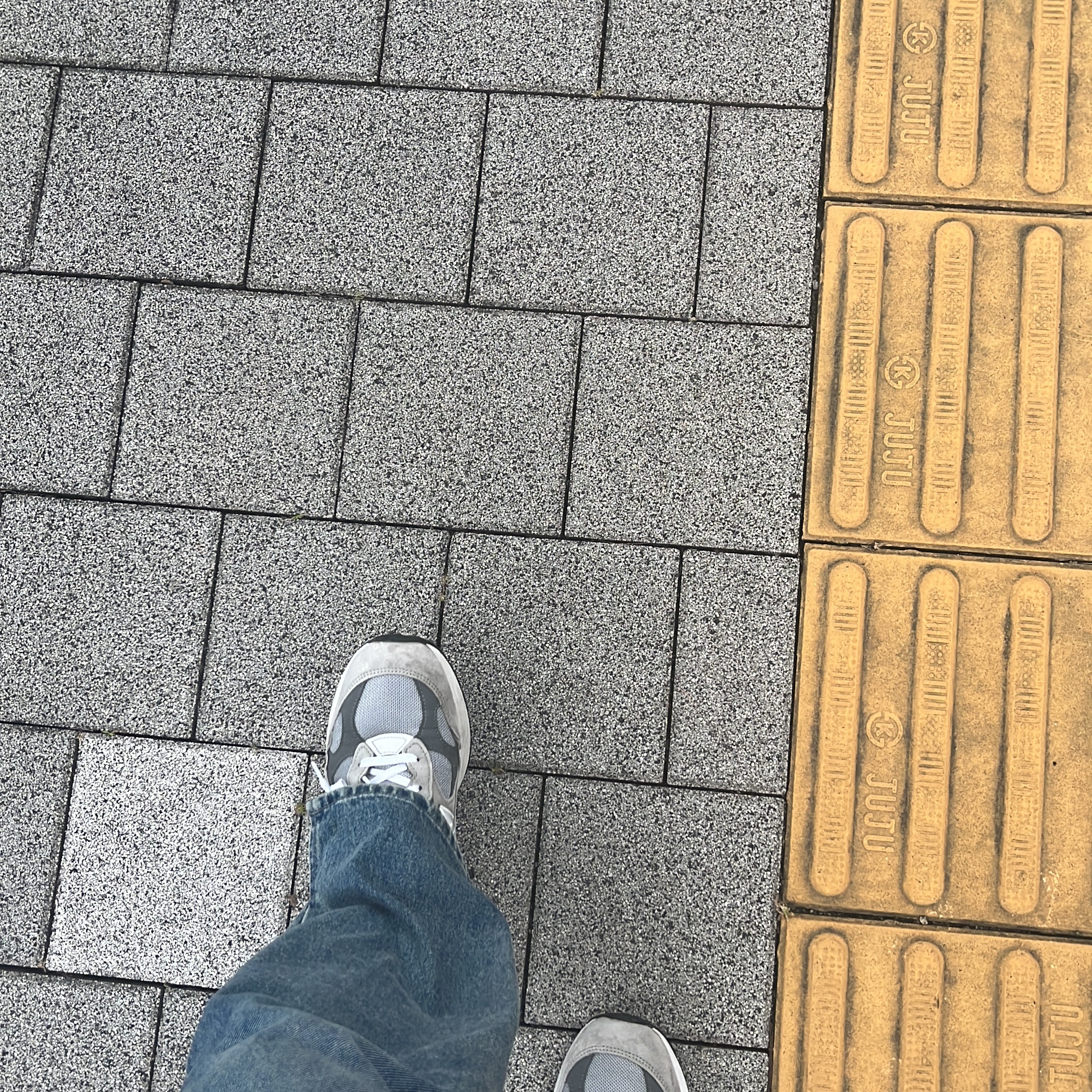 New Balance 992 Made in USA Grey - D Standard 착용 스타일