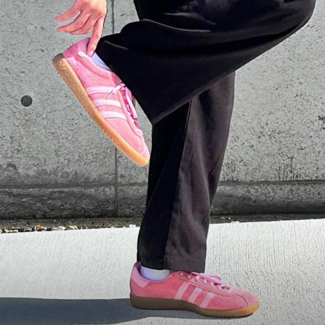 Adidas Bermuda Glow Pink 착용 스타일 - 3